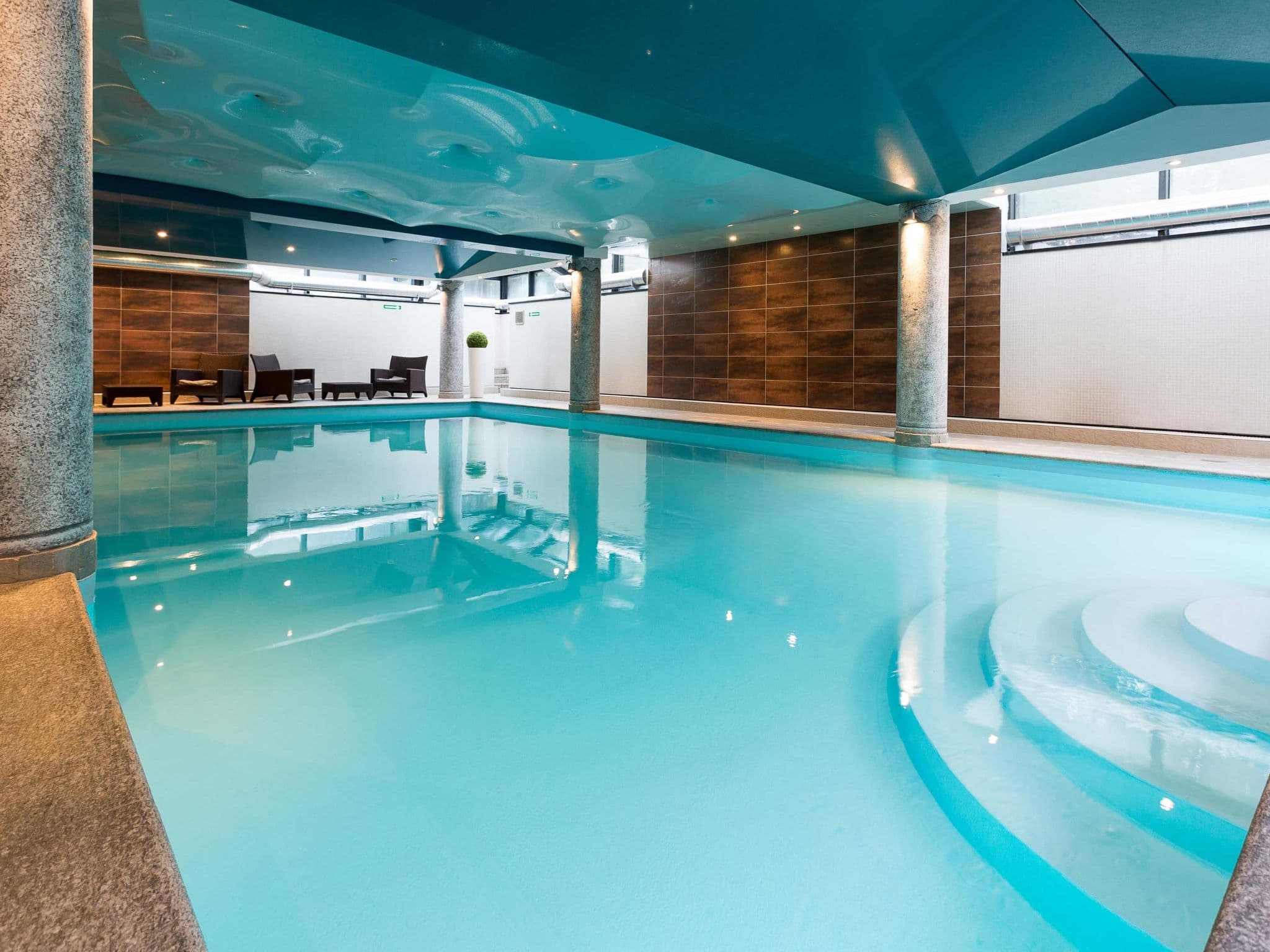 Pool Indoor
