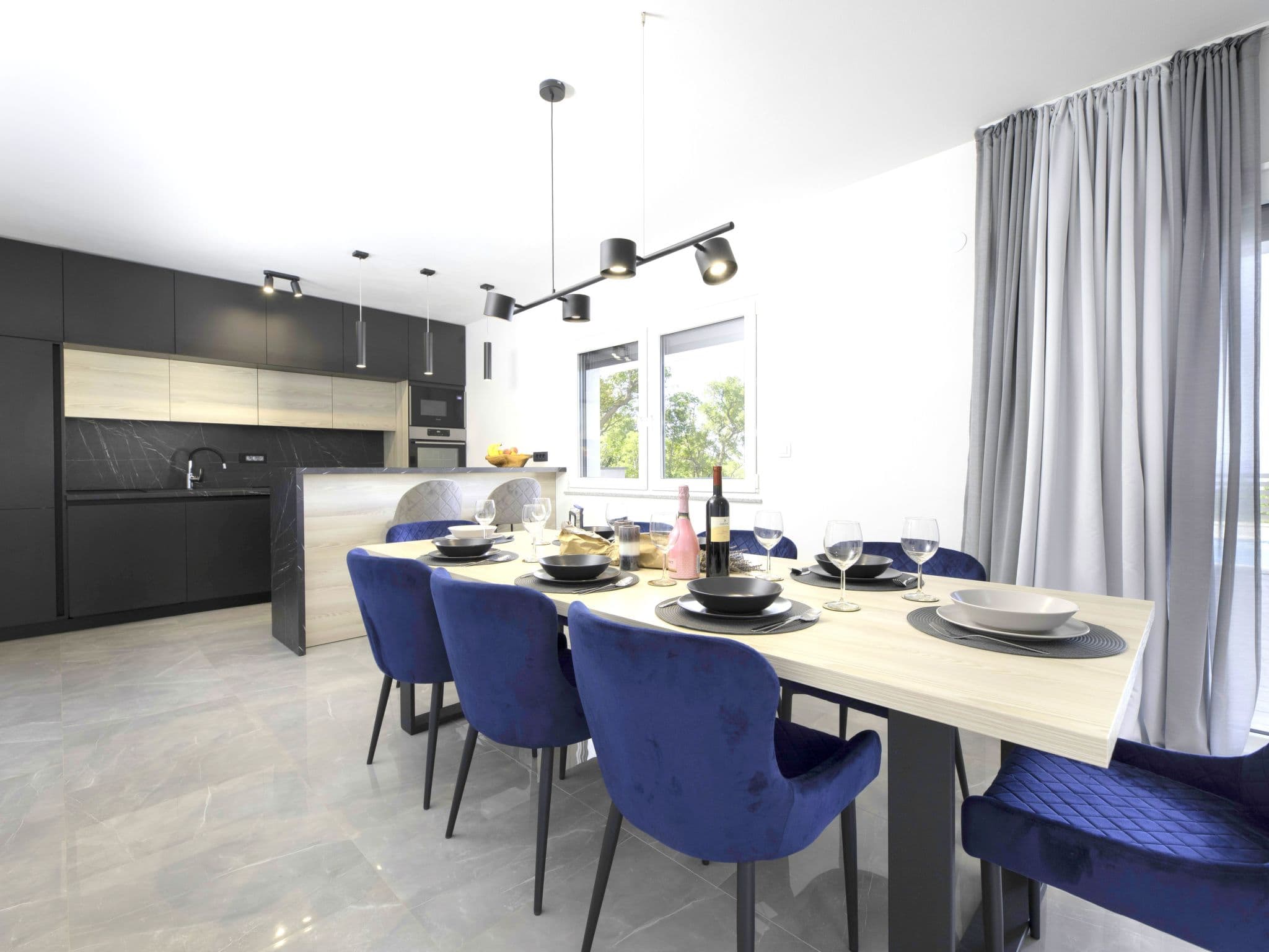 Kitchen / Dining Room