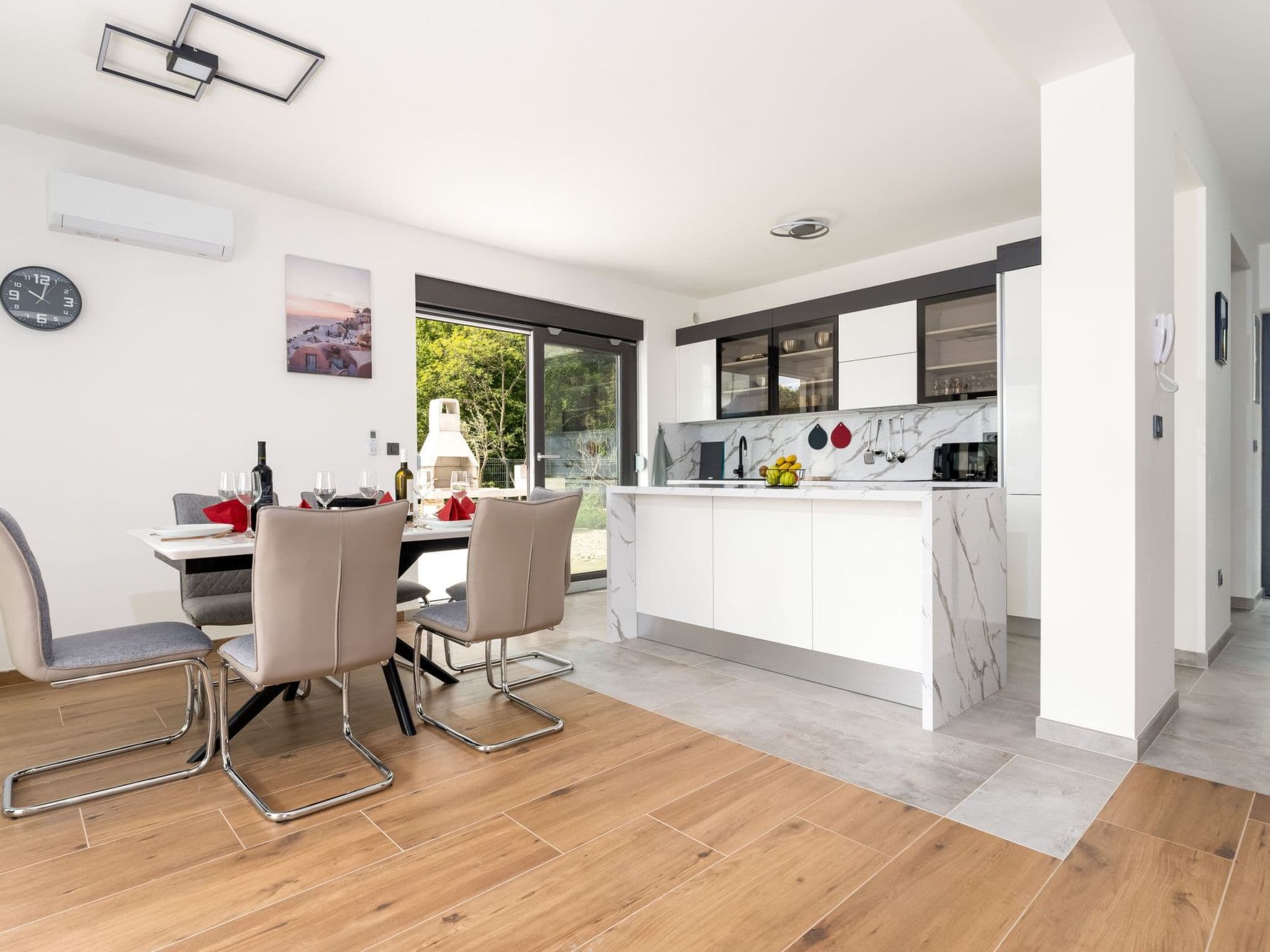 Kitchen / Dining Room