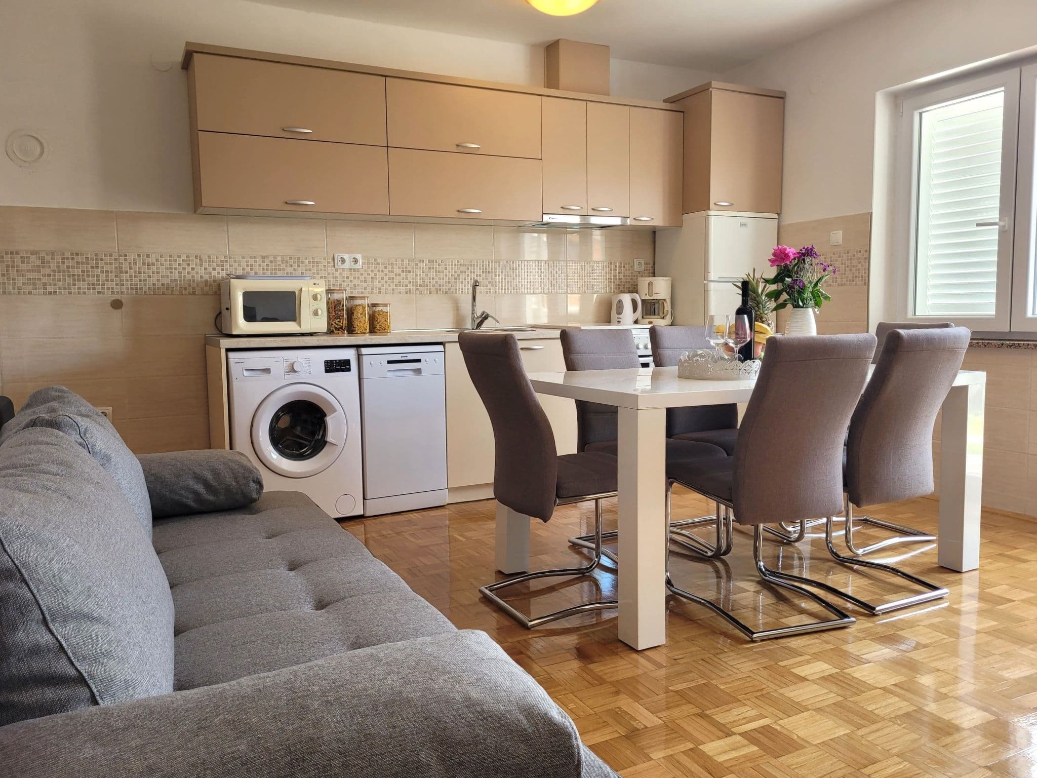 Kitchen / Dining Room
