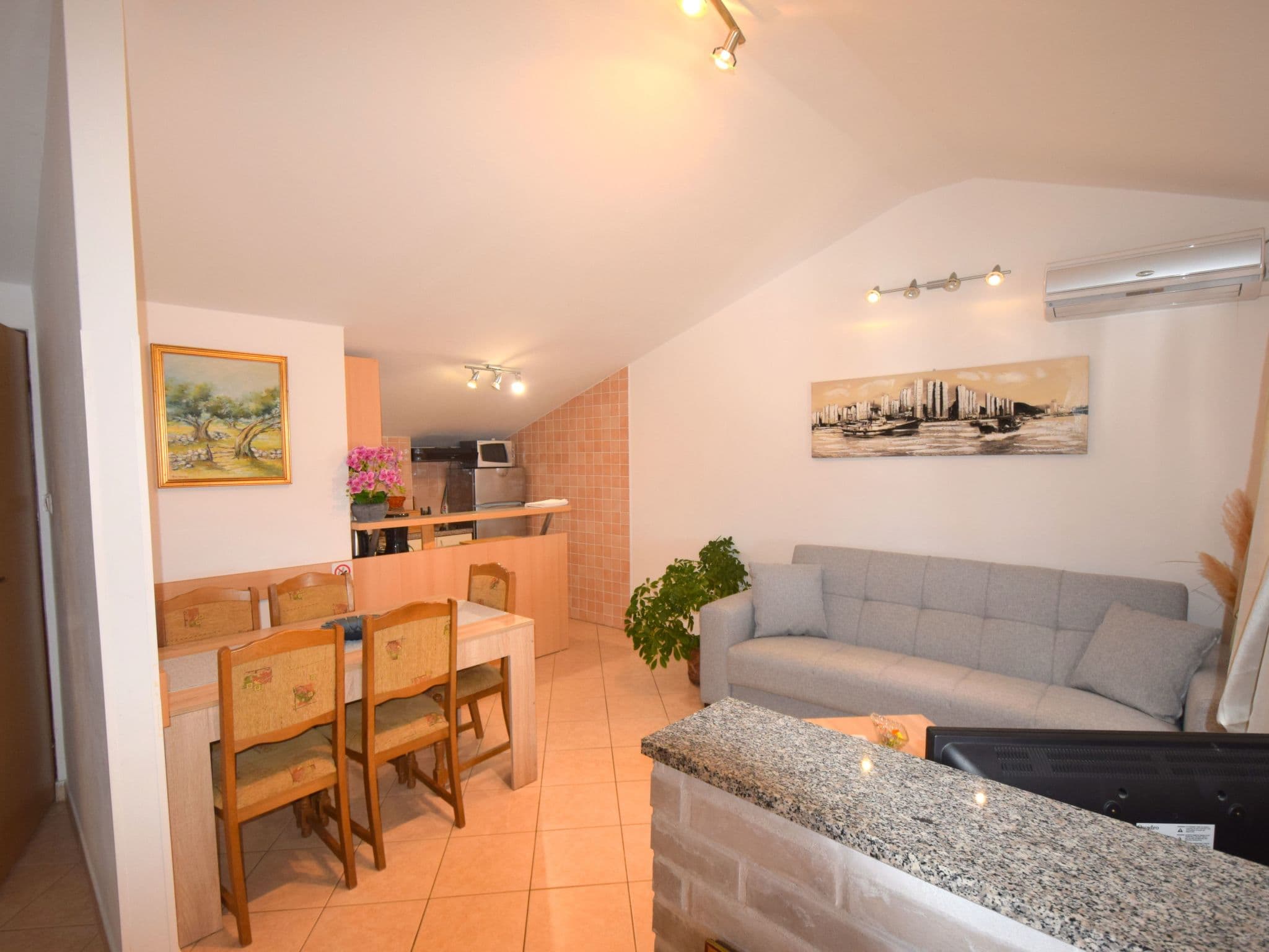 Kitchen / Dining Room