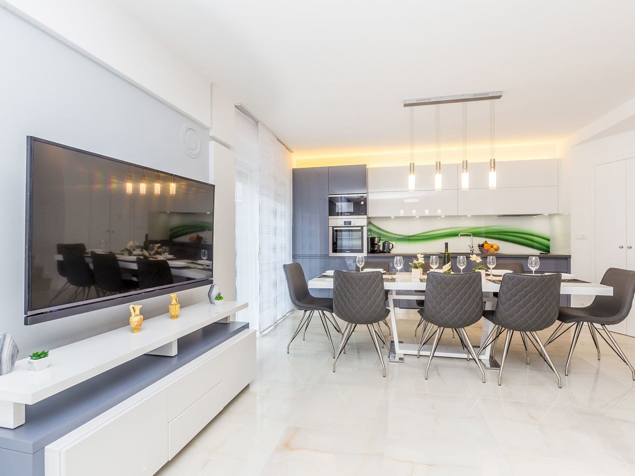 Kitchen / Dining Room