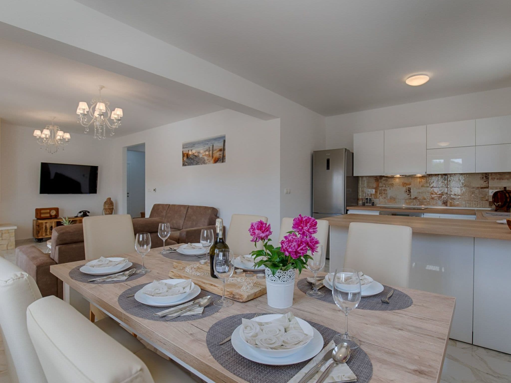 Kitchen / Dining Room
