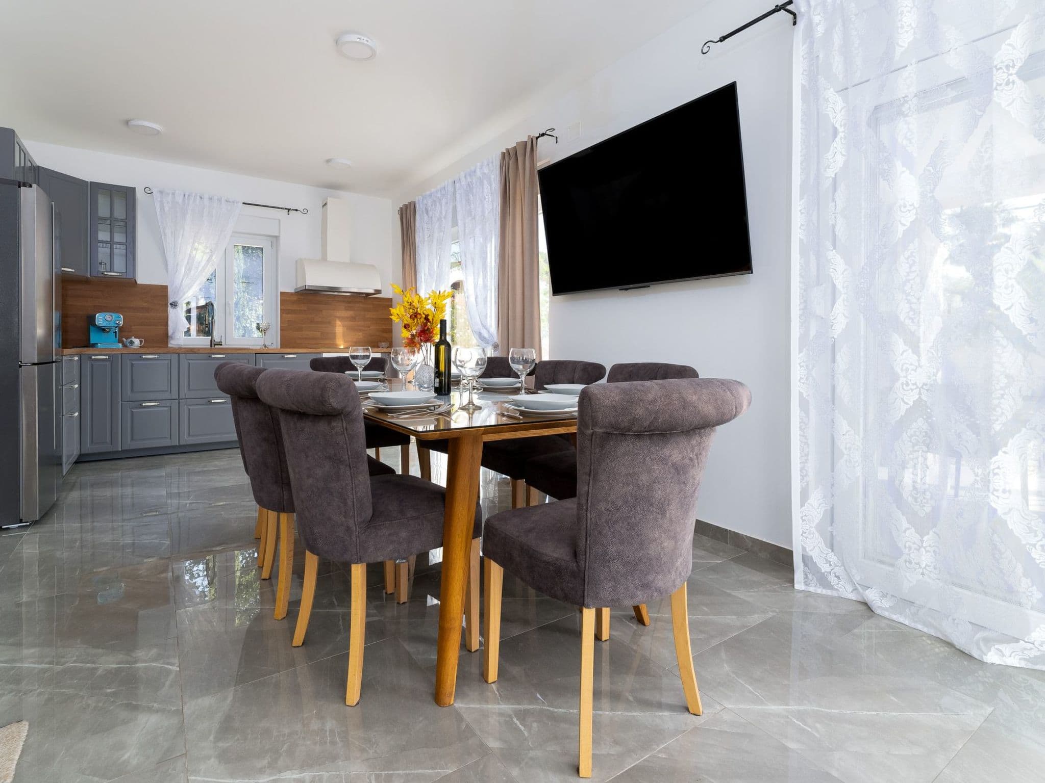 Kitchen / Dining Room