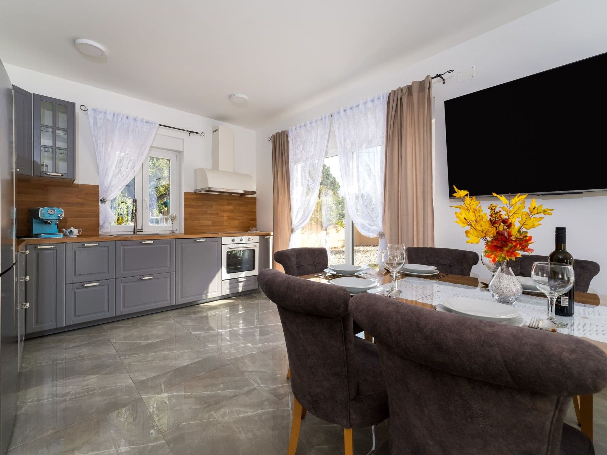Kitchen / Dining Room