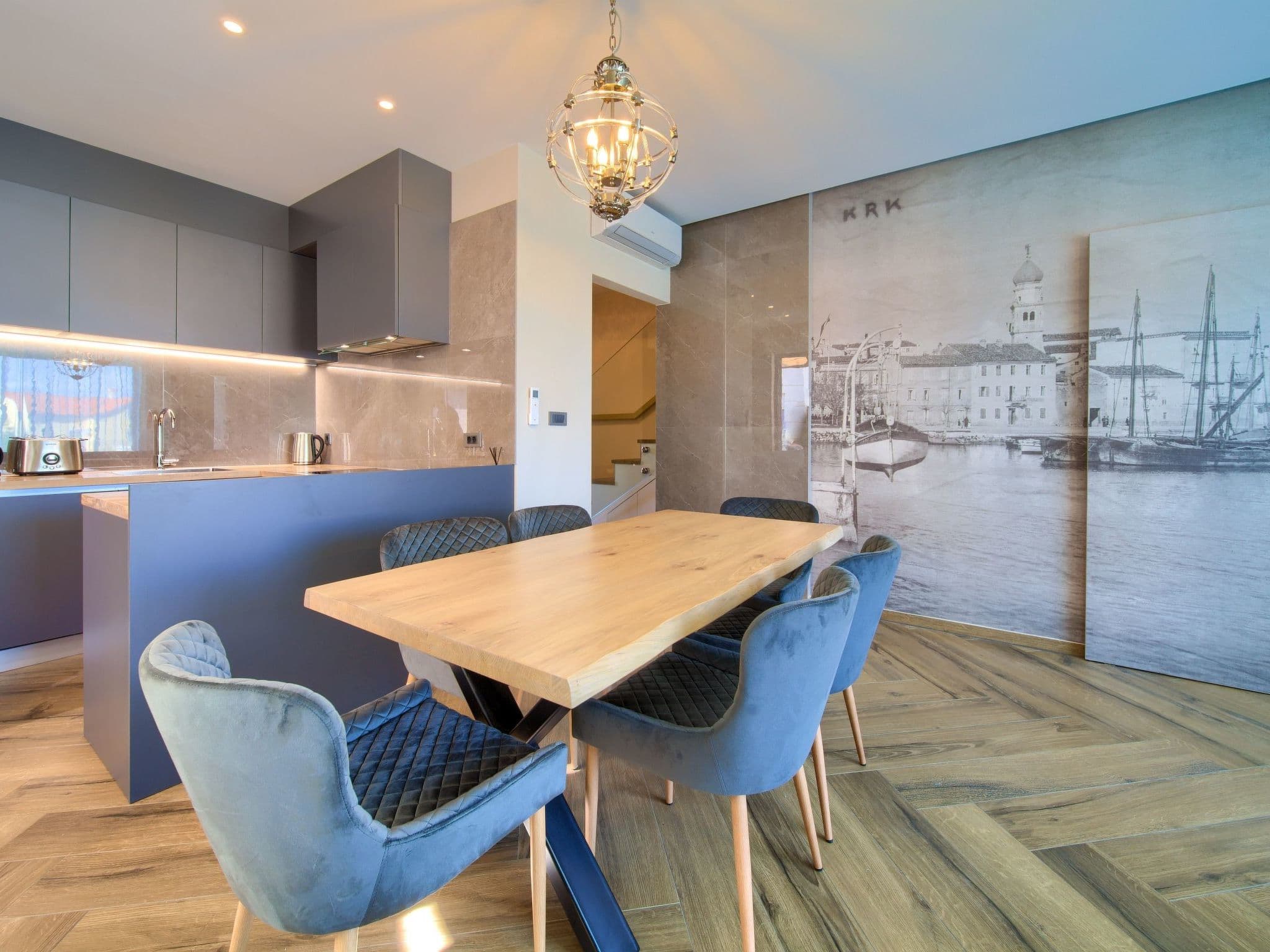 Kitchen / Dining Room