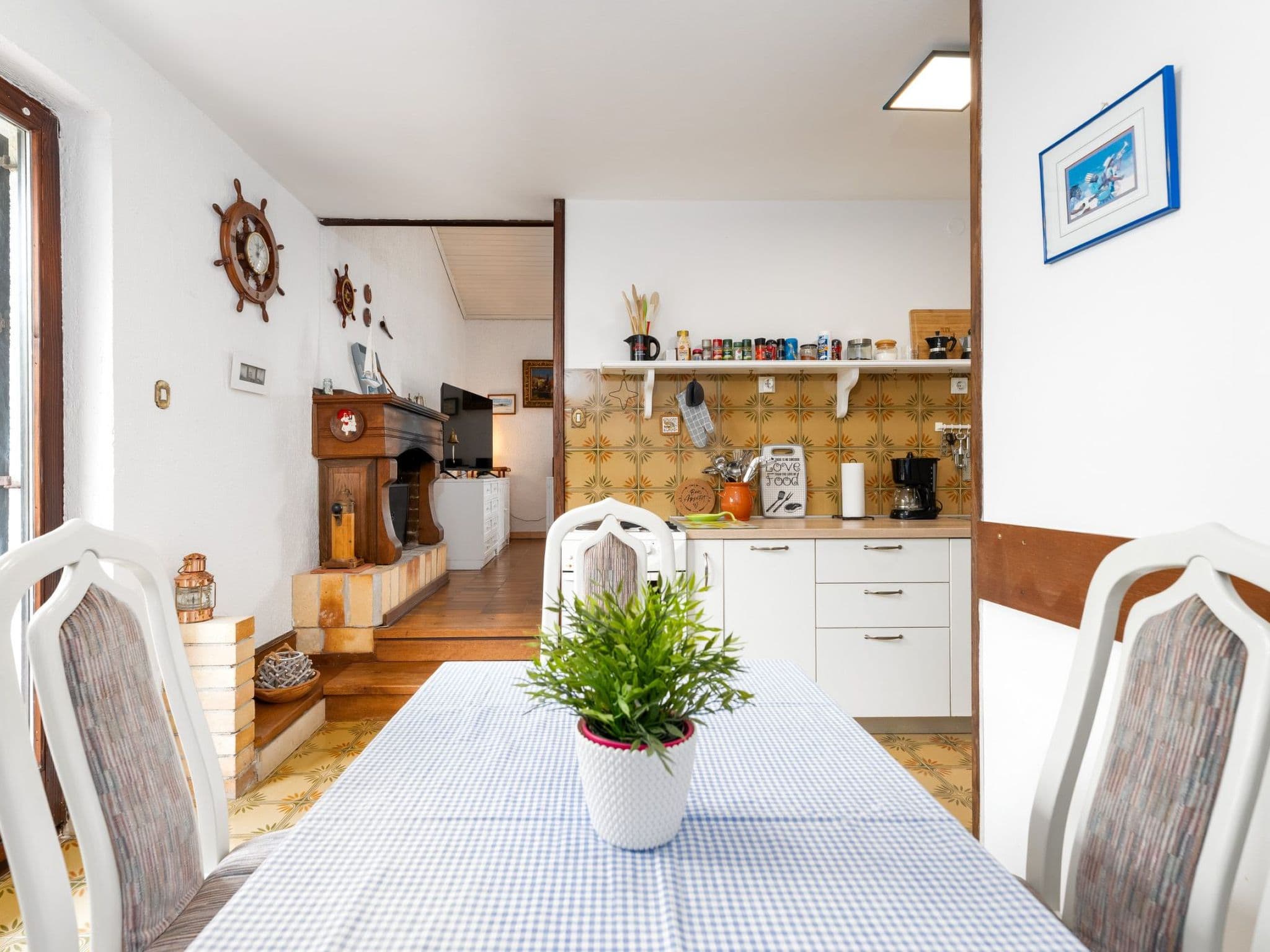 Kitchen / Dining Room