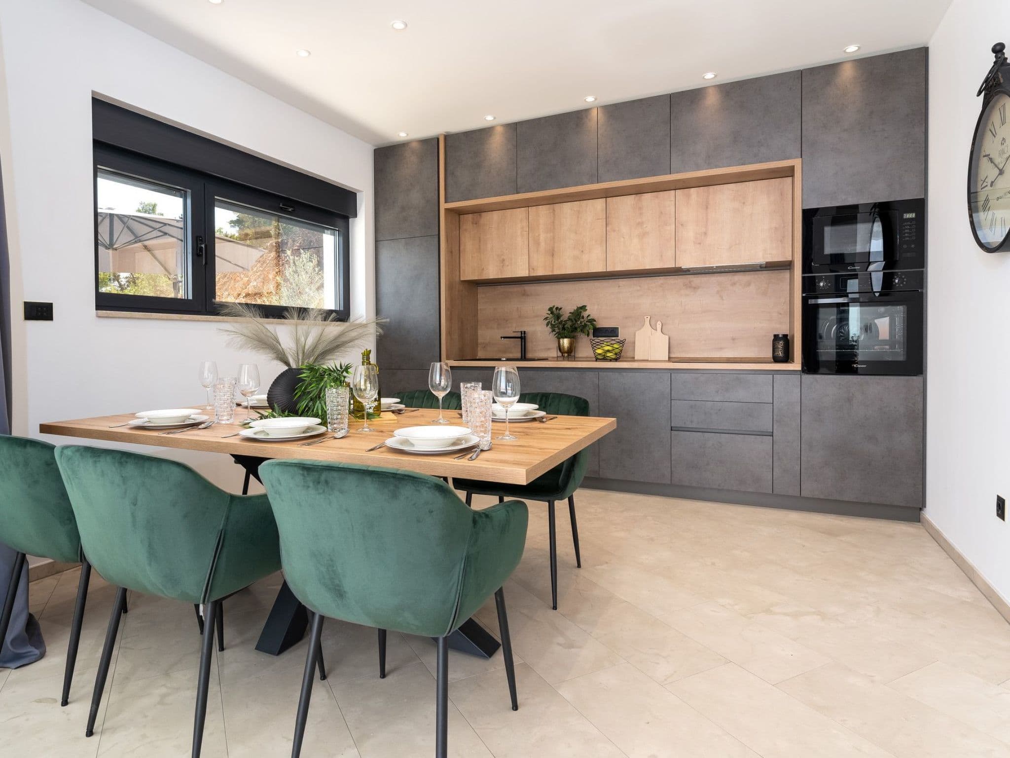 Kitchen / Dining Room