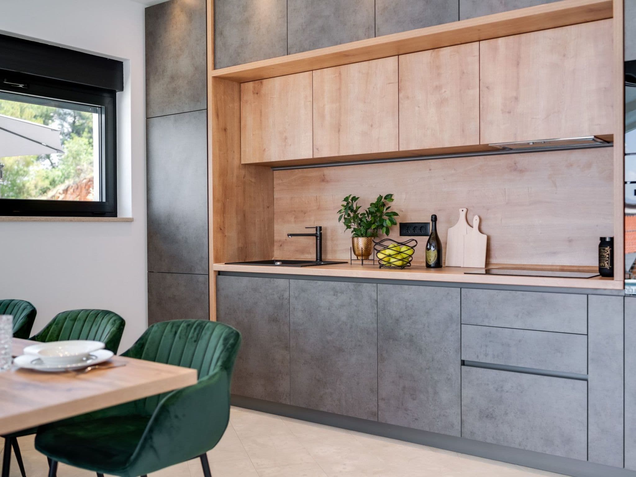 Kitchen / Dining Room