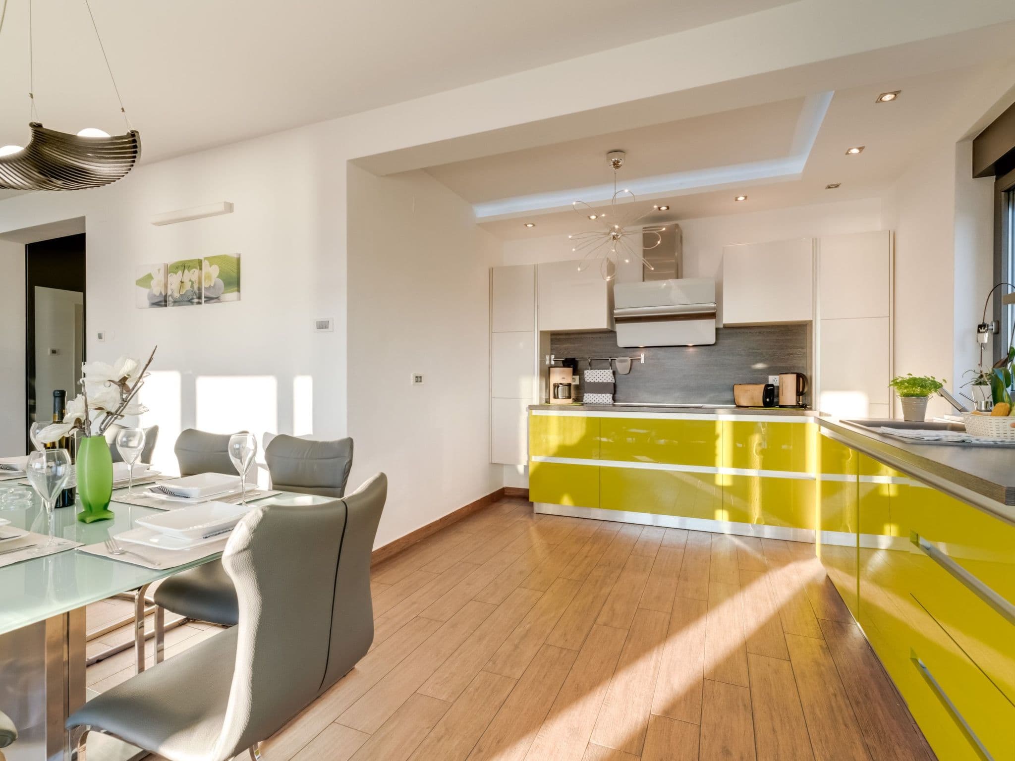 Kitchen / Dining Room