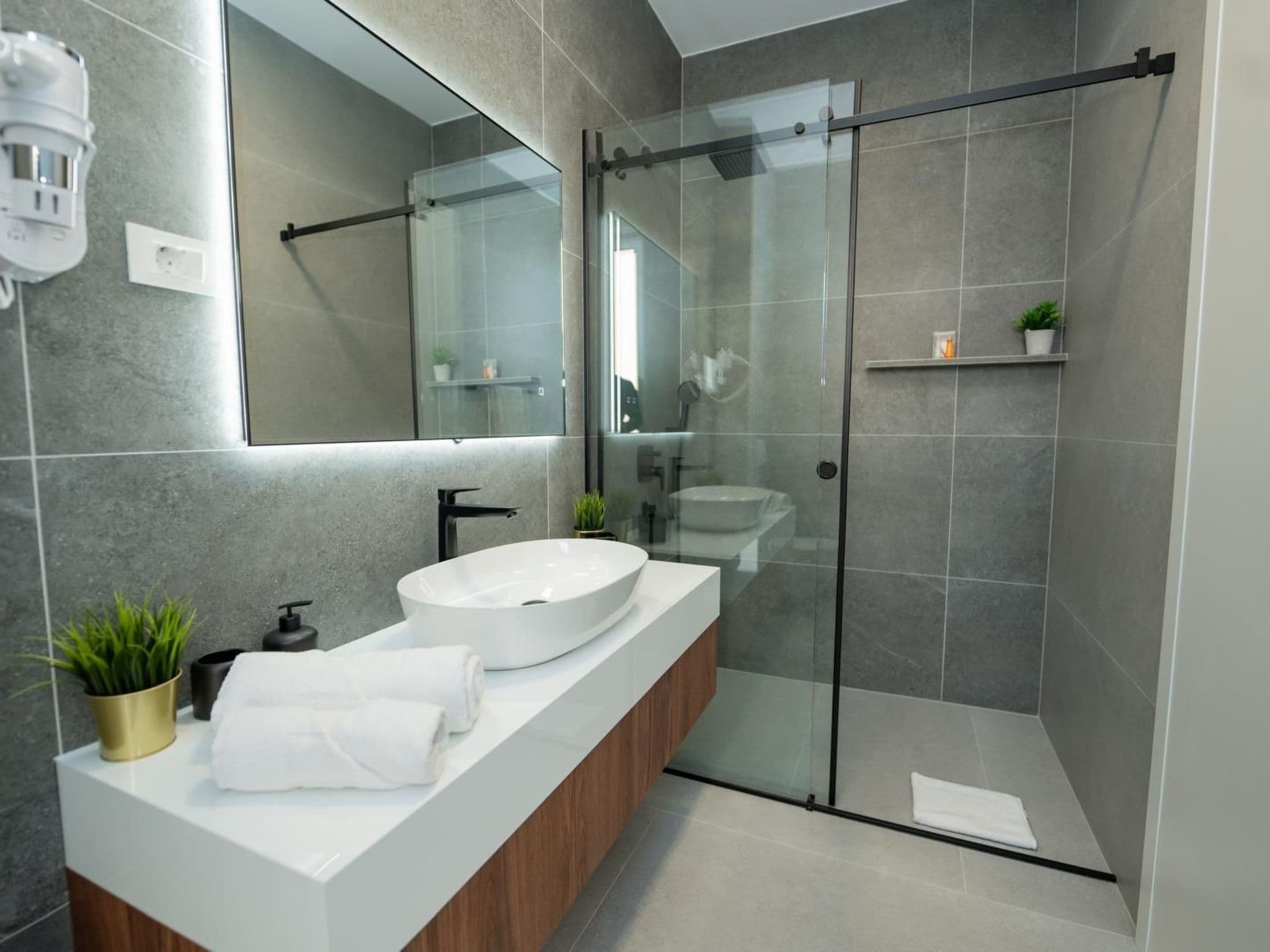 Bathroom / Wellness