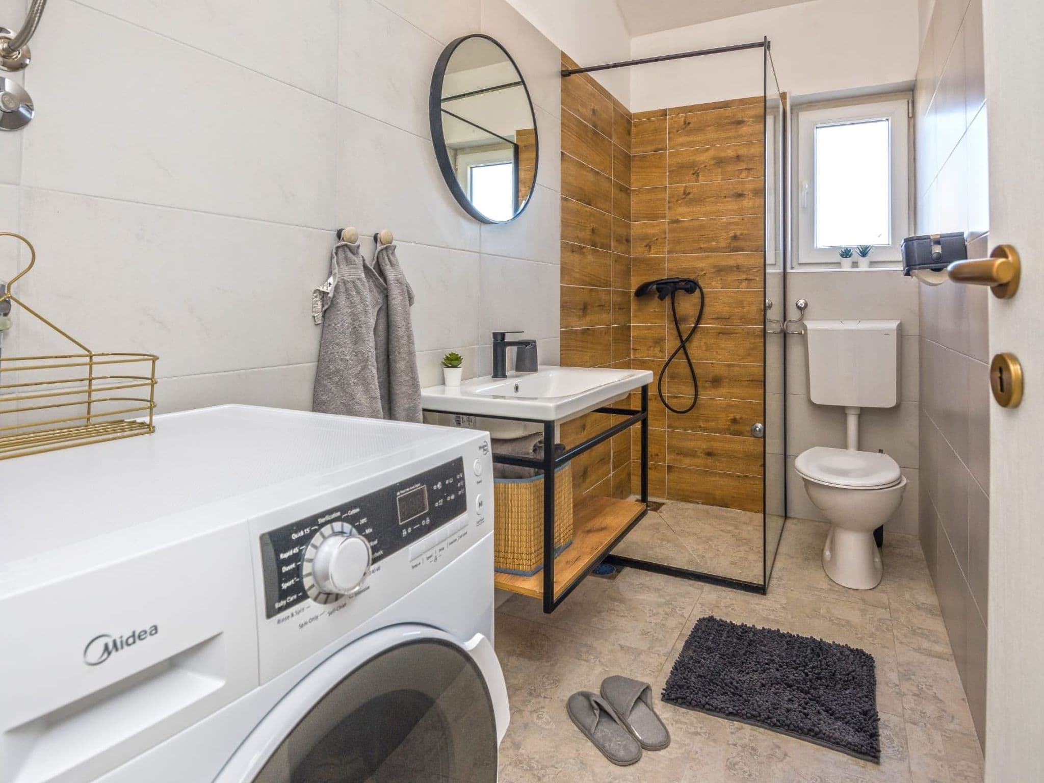 Bathroom / Wellness