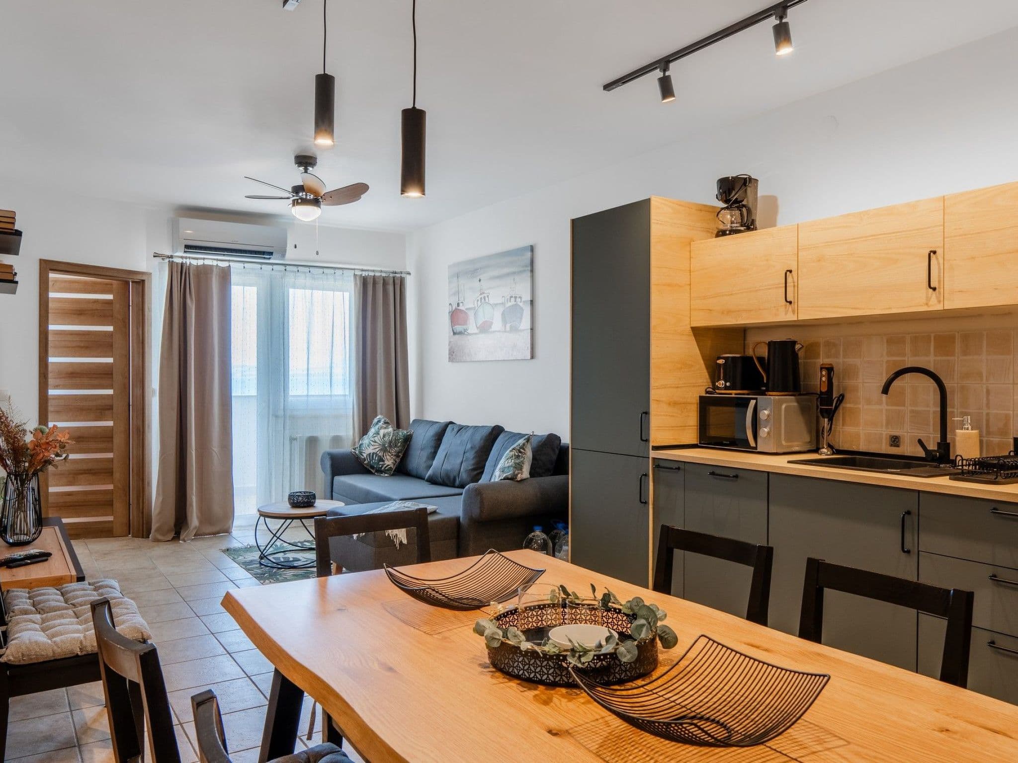 Kitchen / Dining Room