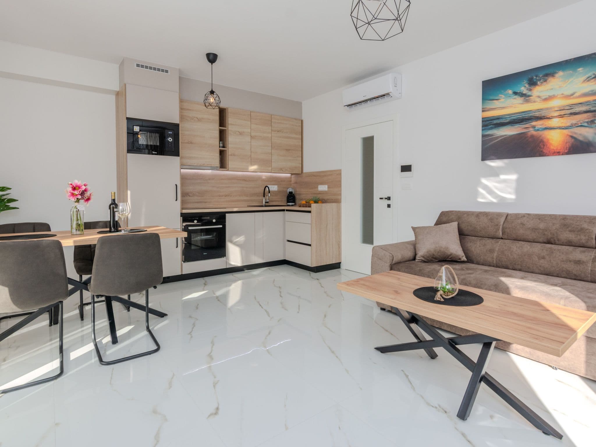 Kitchen / Dining Room
