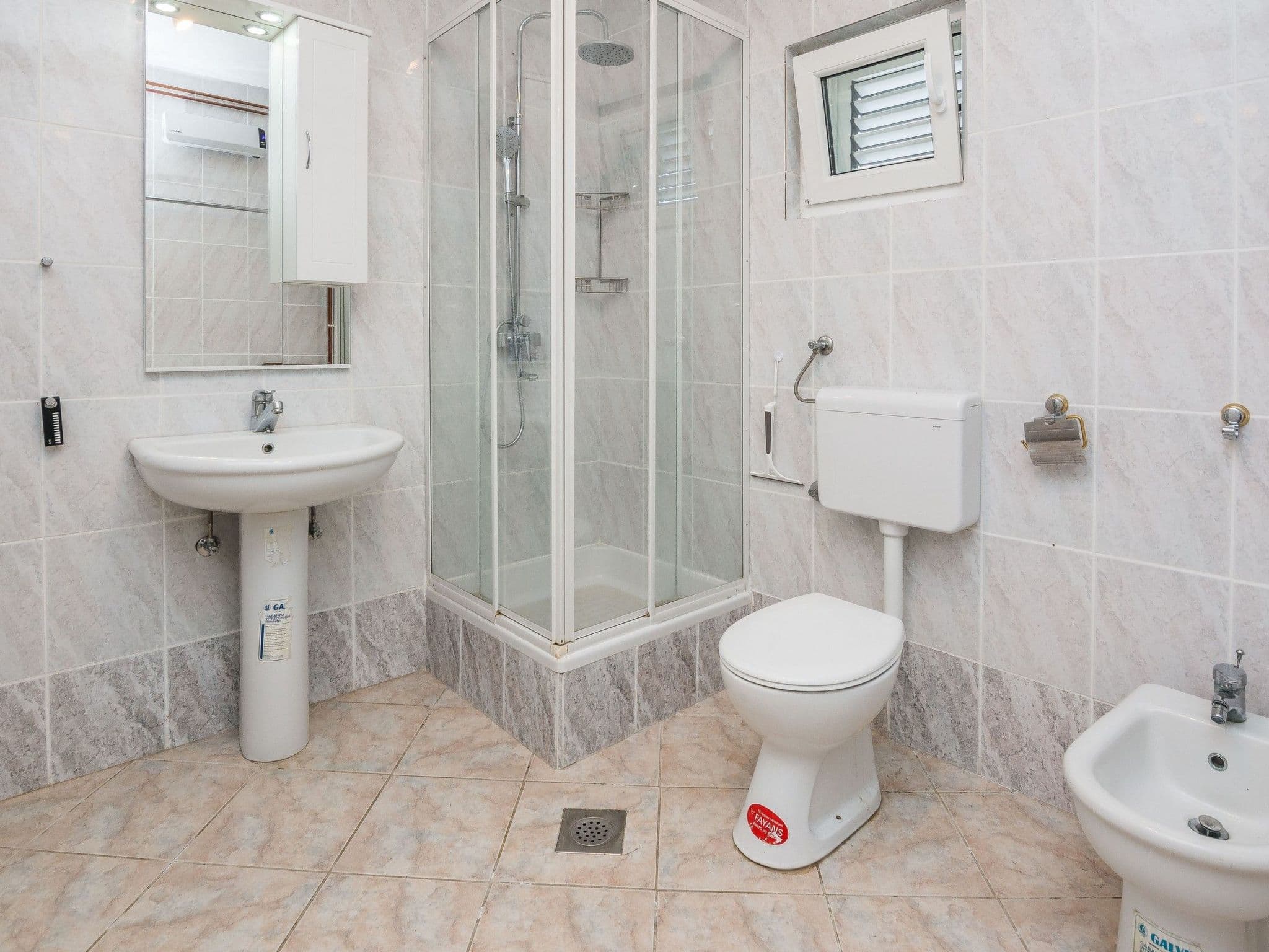 Bathroom / Wellness