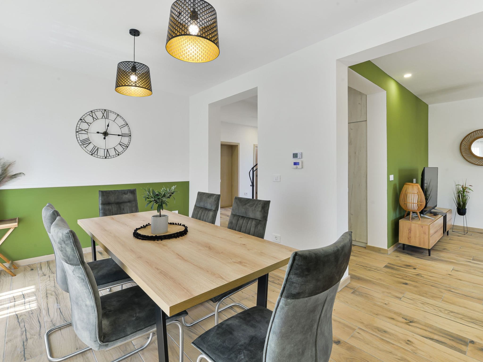 Kitchen / Dining Room