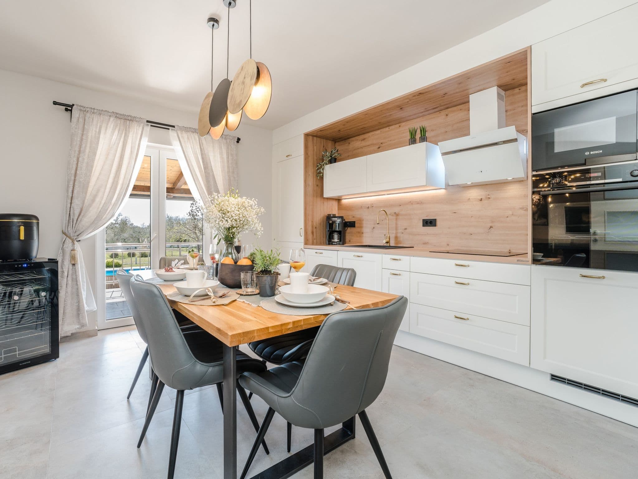 Kitchen / Dining Room