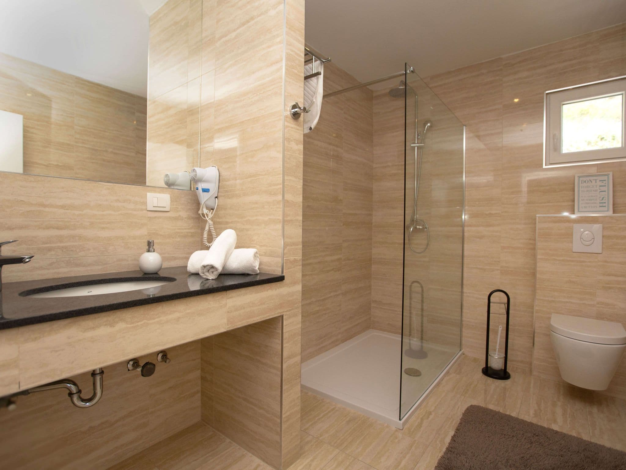 Bathroom / Wellness