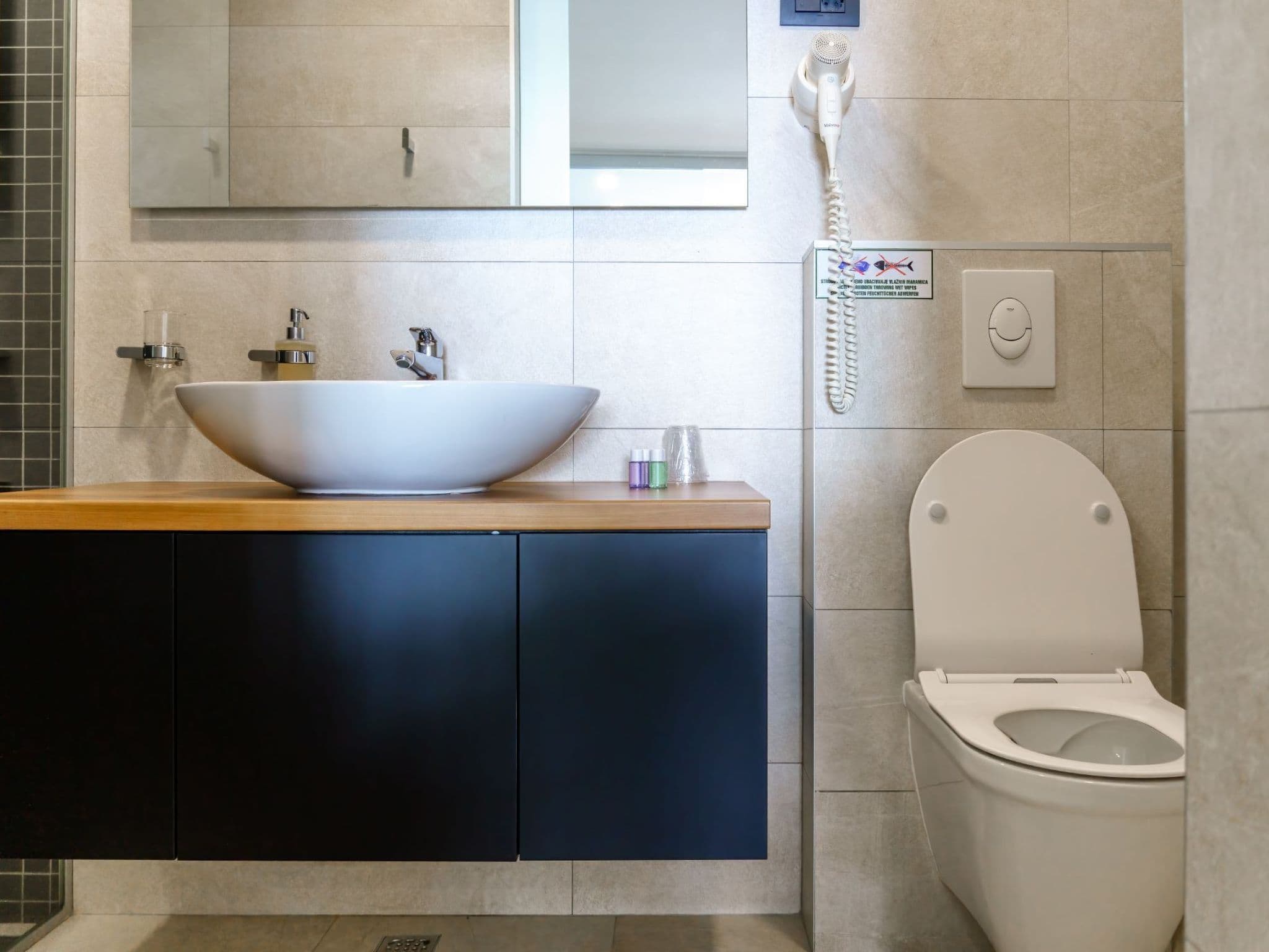 Bathroom / Wellness