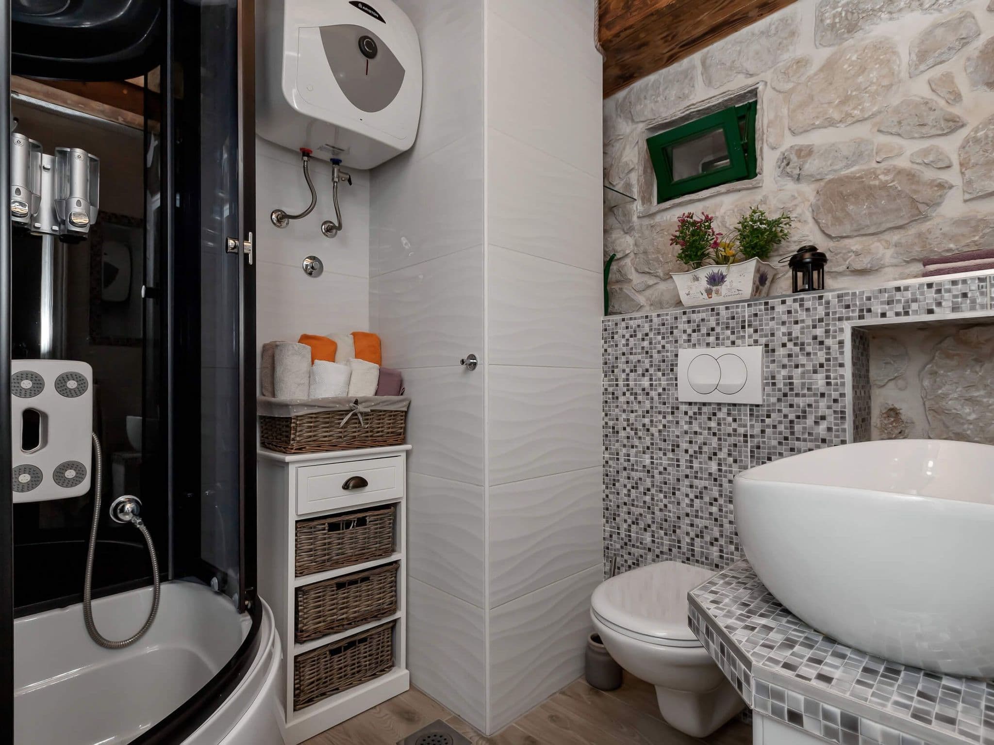 Bathroom / Wellness