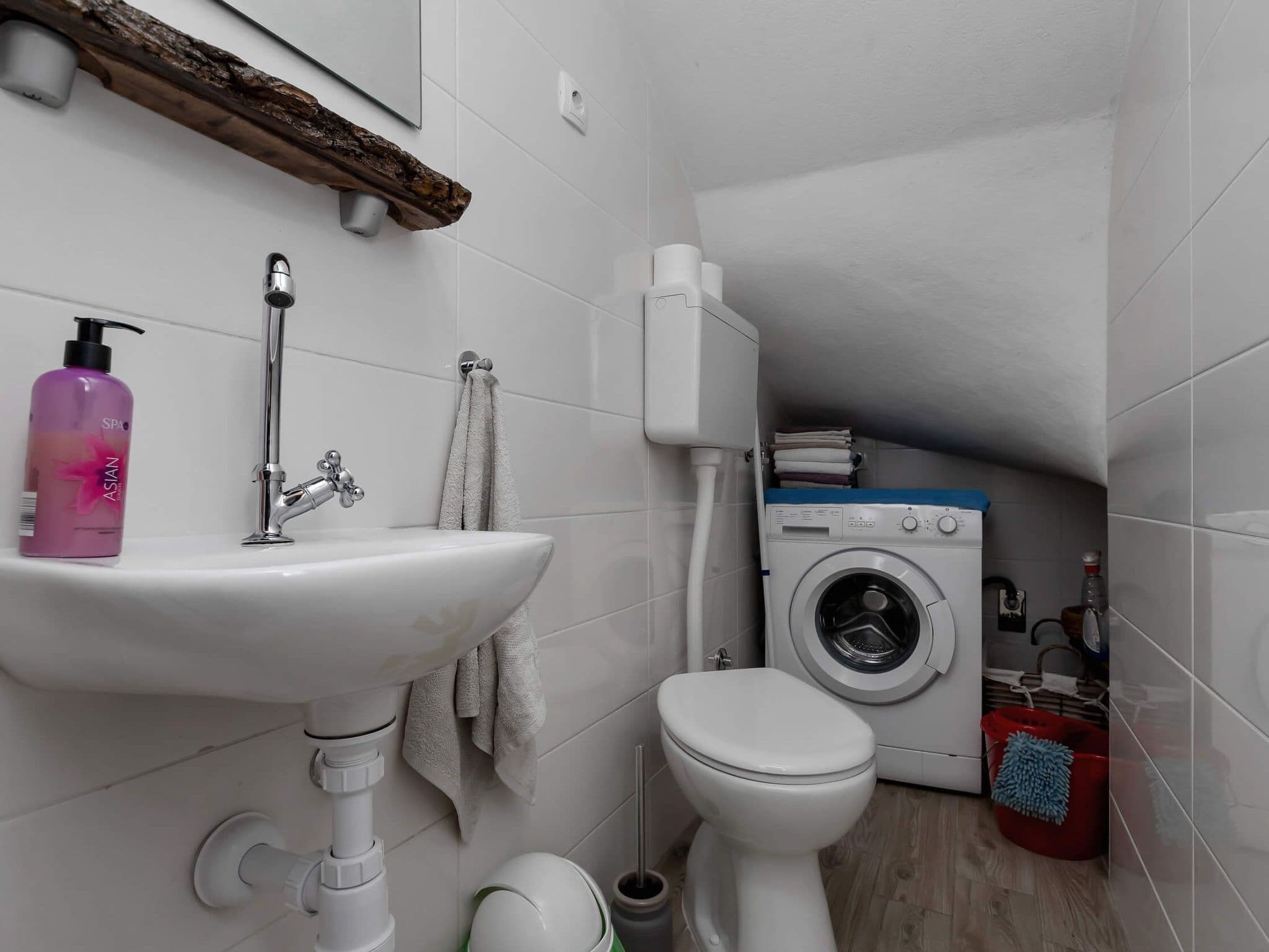 Bathroom / Wellness