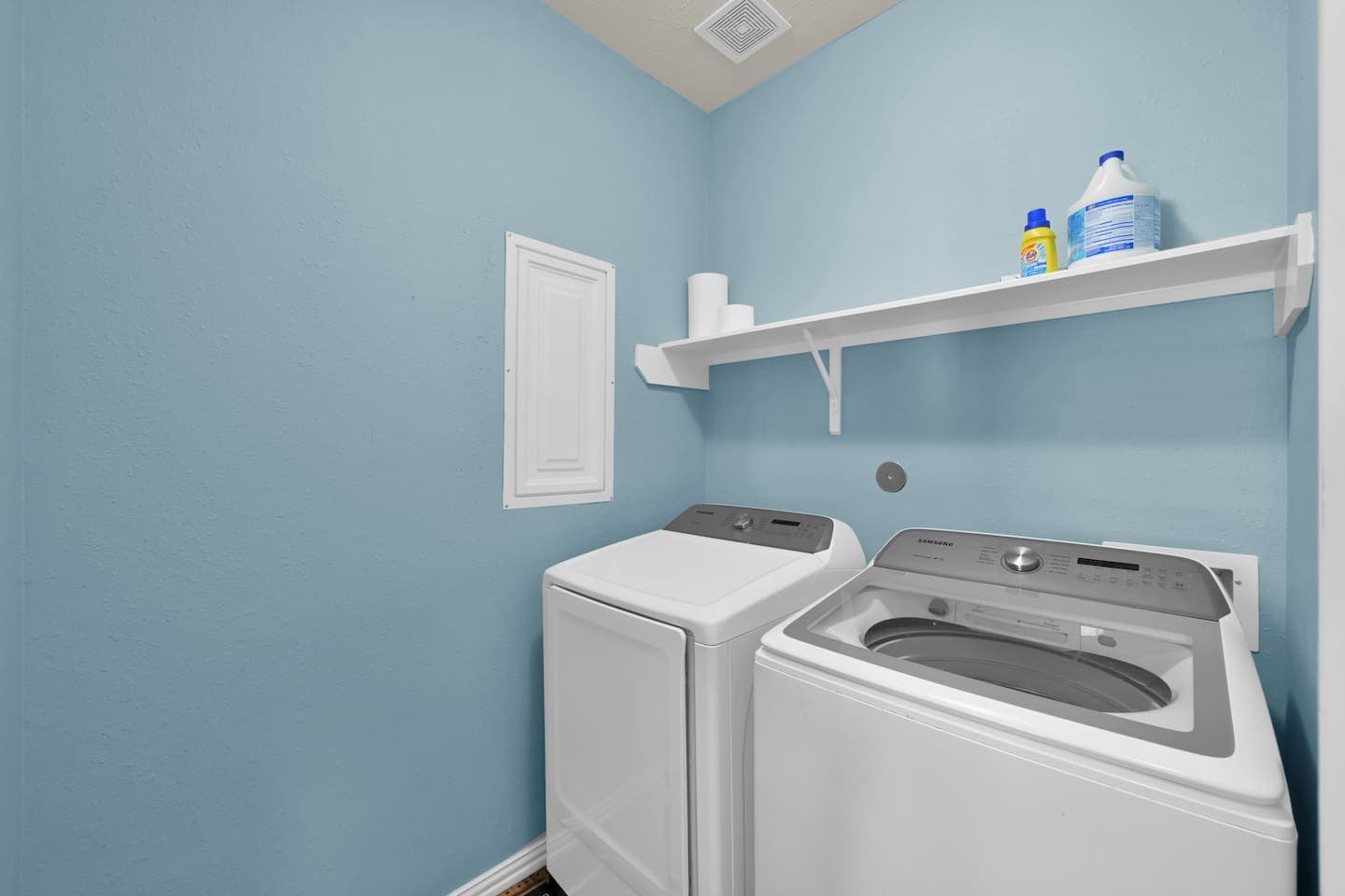 Well stocked laundry room with additional paper products to get your stay started. 
