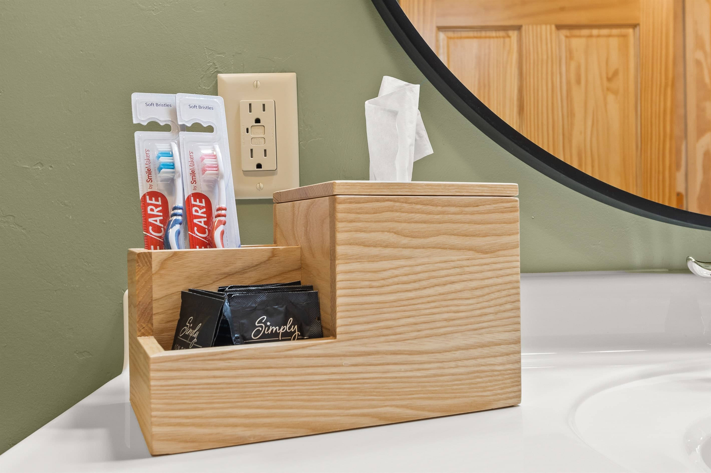 The master bathroom is located right en suite. We’ve filled each room with special touches, like extra toothbrushes, just in case you had to pack in a rush and forgot your own.