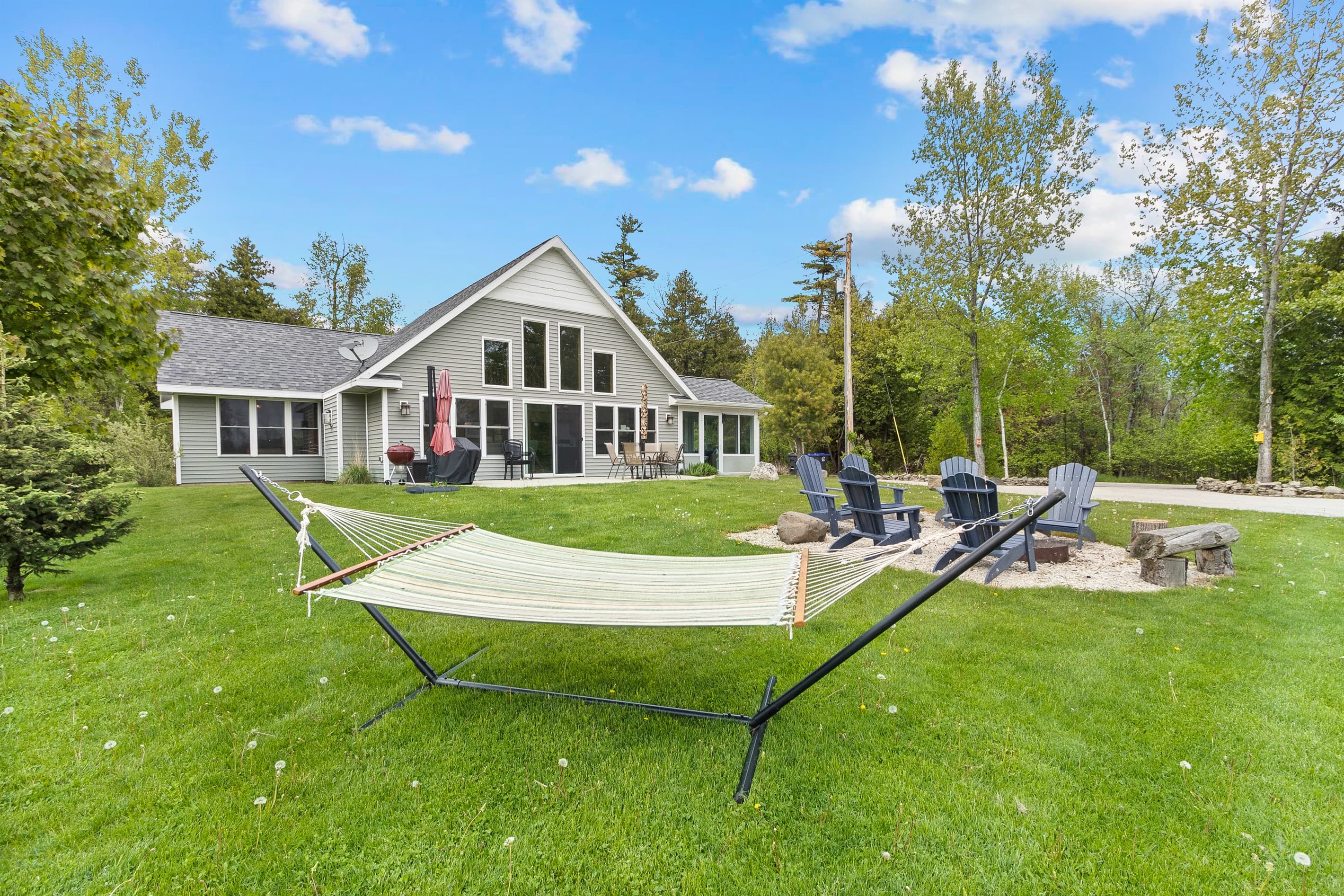 Catch a glimpse of our scenic surroundings from our favorite vantage point as you swing away on this hammock, perfect for two. 