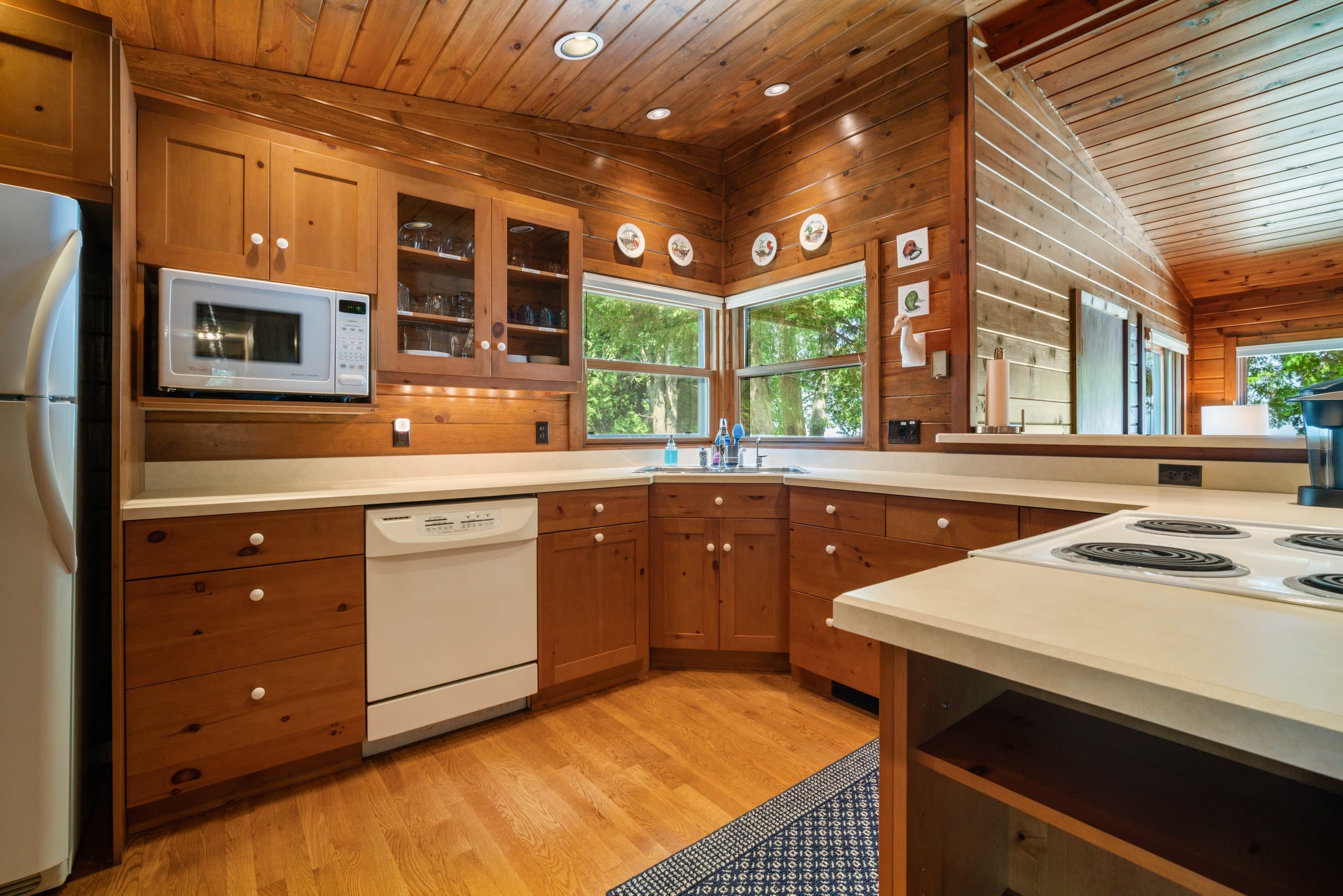 Guests call it the best-stocked rental kitchen they've ever used — and they mean it. Cast iron, good knives, and real spices. You'll actually want to cook here.
