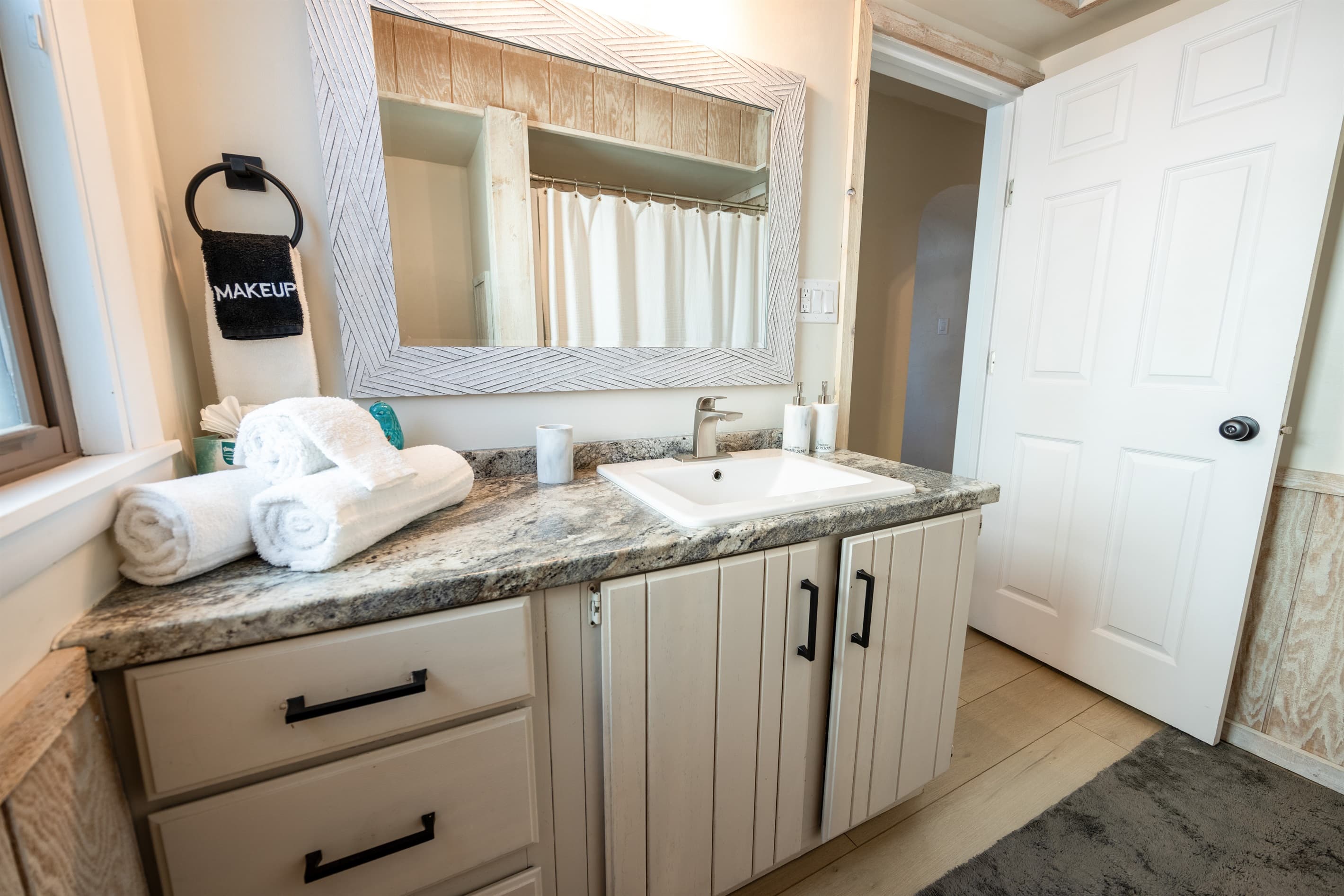 Towels | Essentials | Tub/Shower