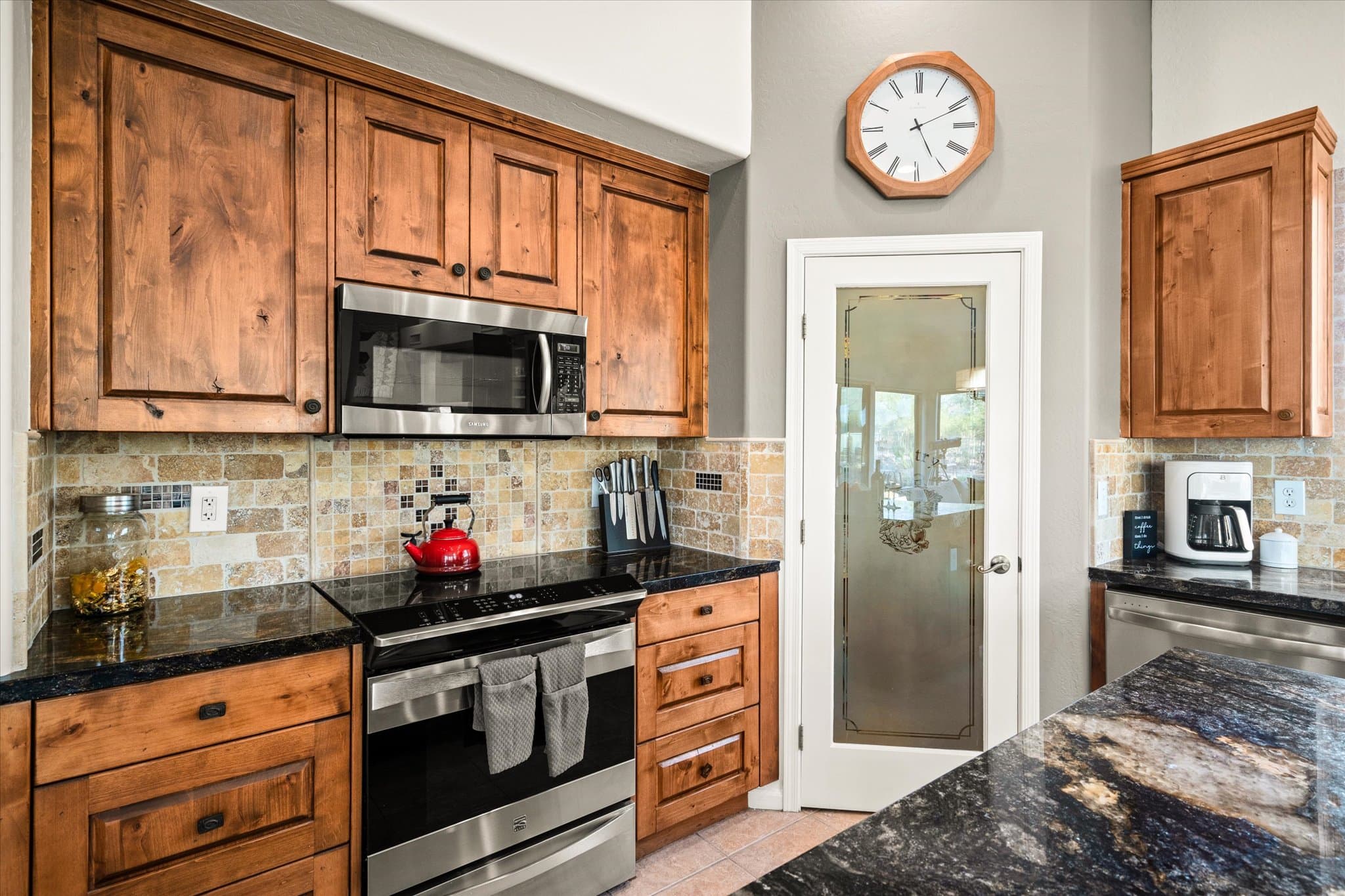 Quality appliances and a large pantry to house all of your groceries. You will also find many useful items so you do not have to buy everything!