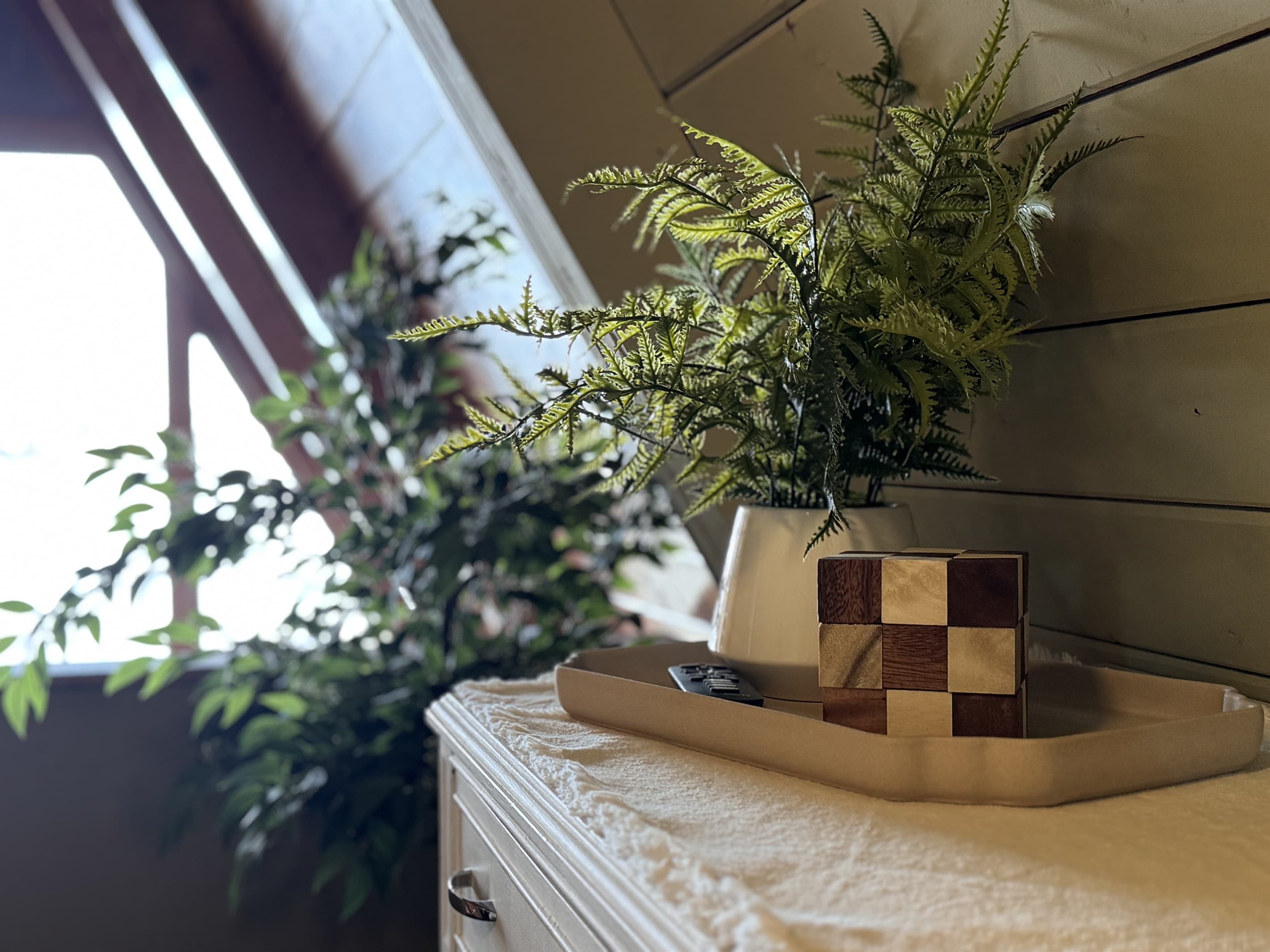 Loft | Dresser