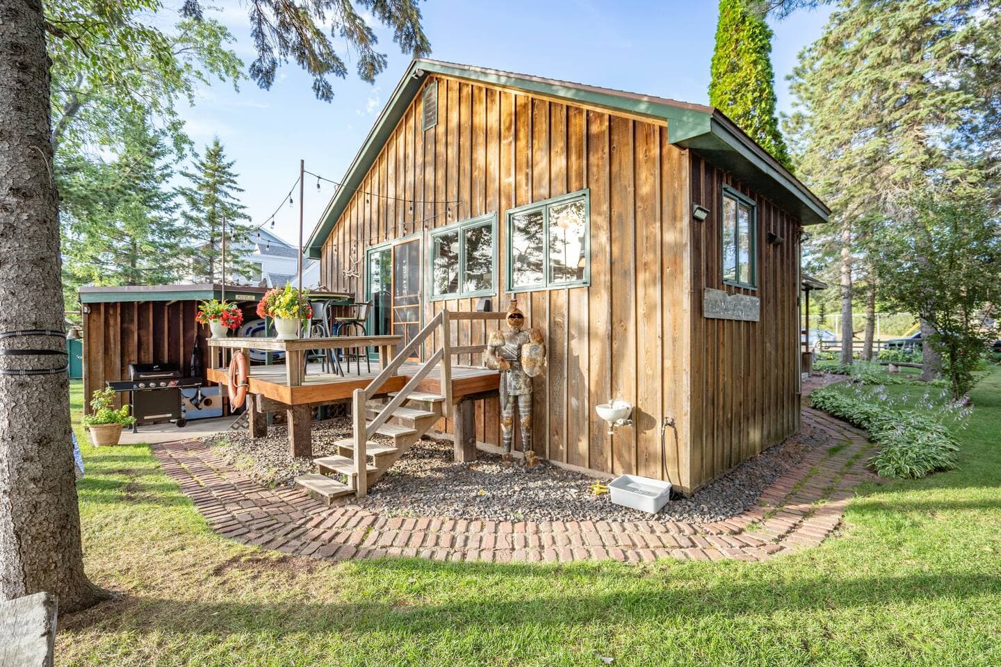 Deck off the kitchen and only a few steps to the bay!