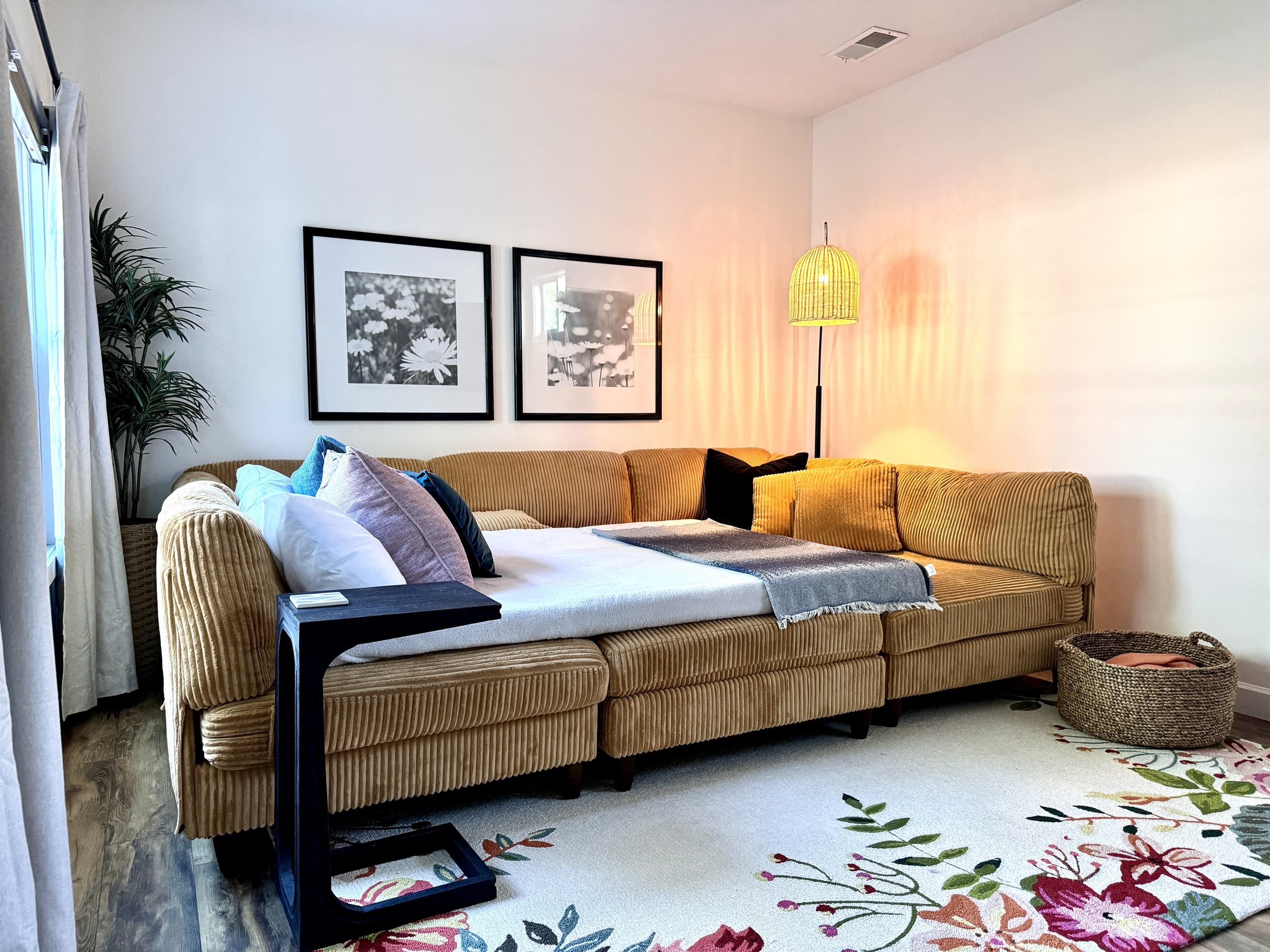 Bed 3 | Queen | 1st Floor