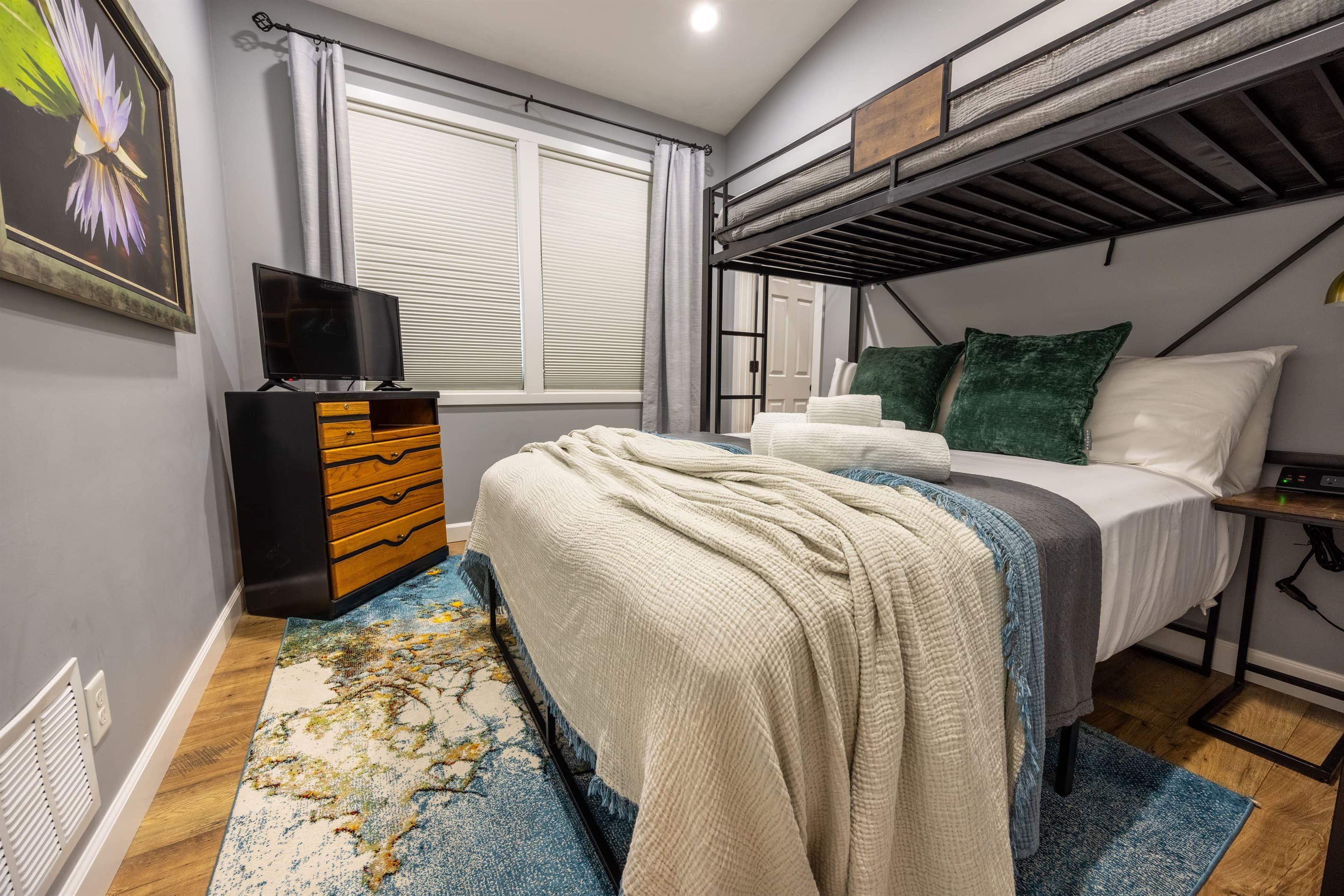 Bed 2 | First Floor | Queen, Twin loft