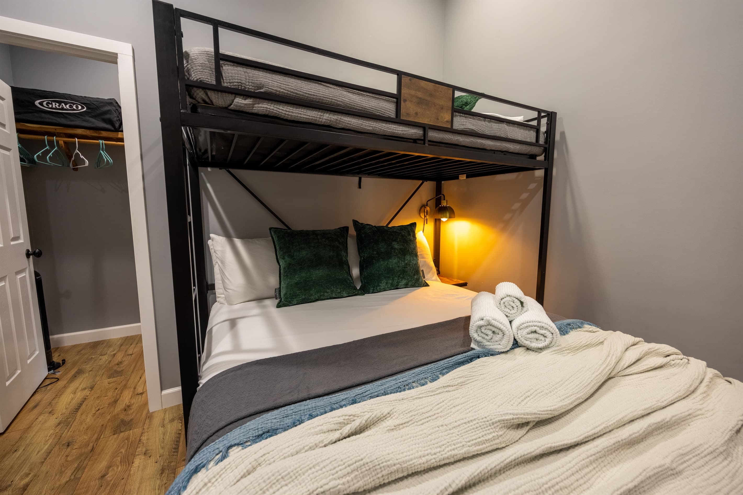 Bed 2 | Fun loft | USB charger