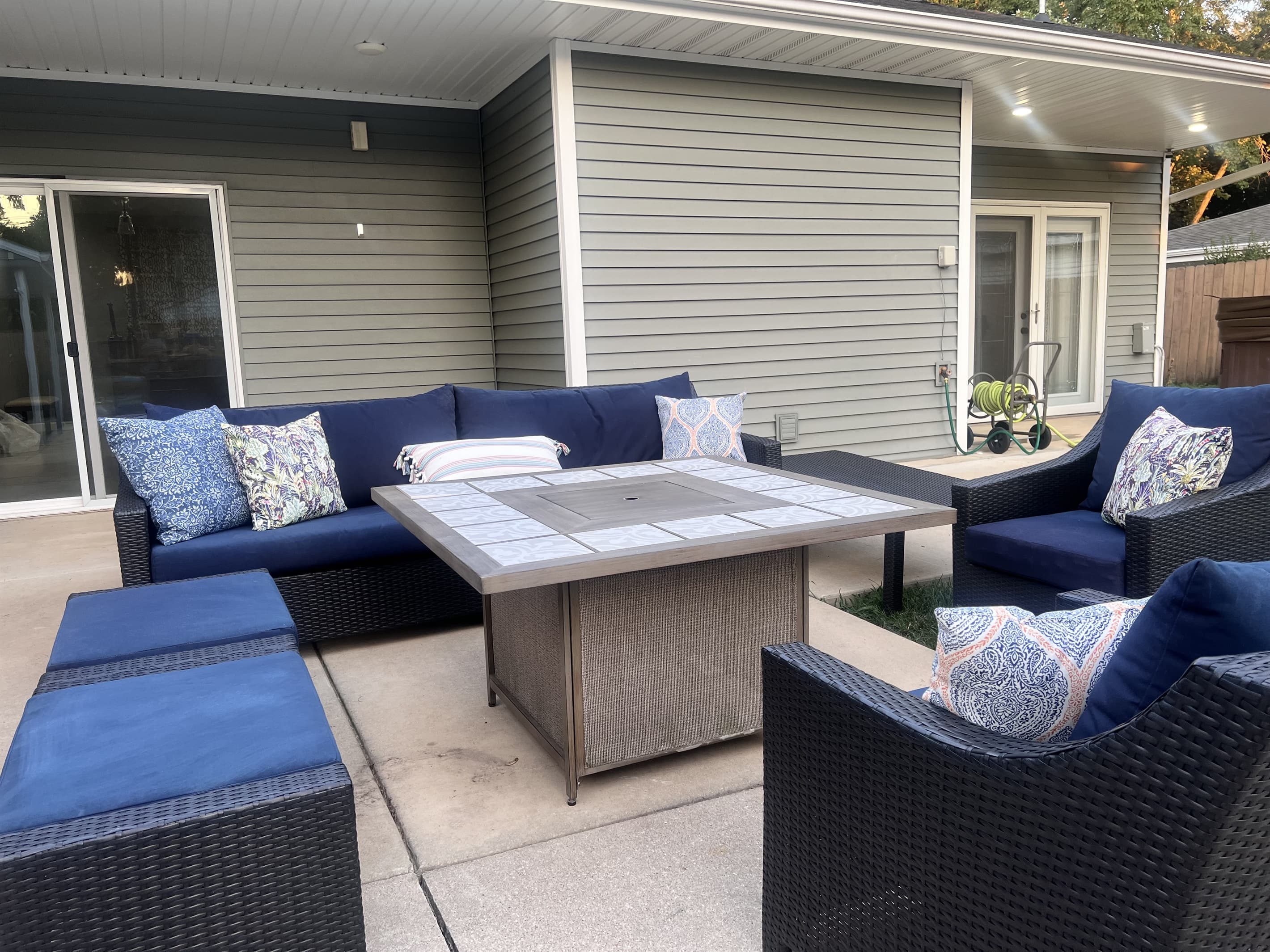 Outdoor lounge seating for up to 8 to enjoy poolside