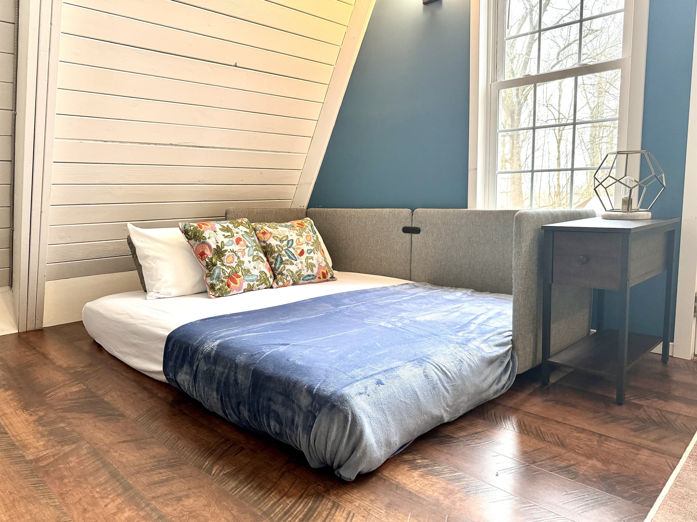 Bed 3 | Queen sleeper| 1st Floor