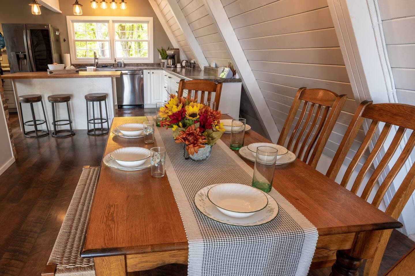 Dining table seats 6