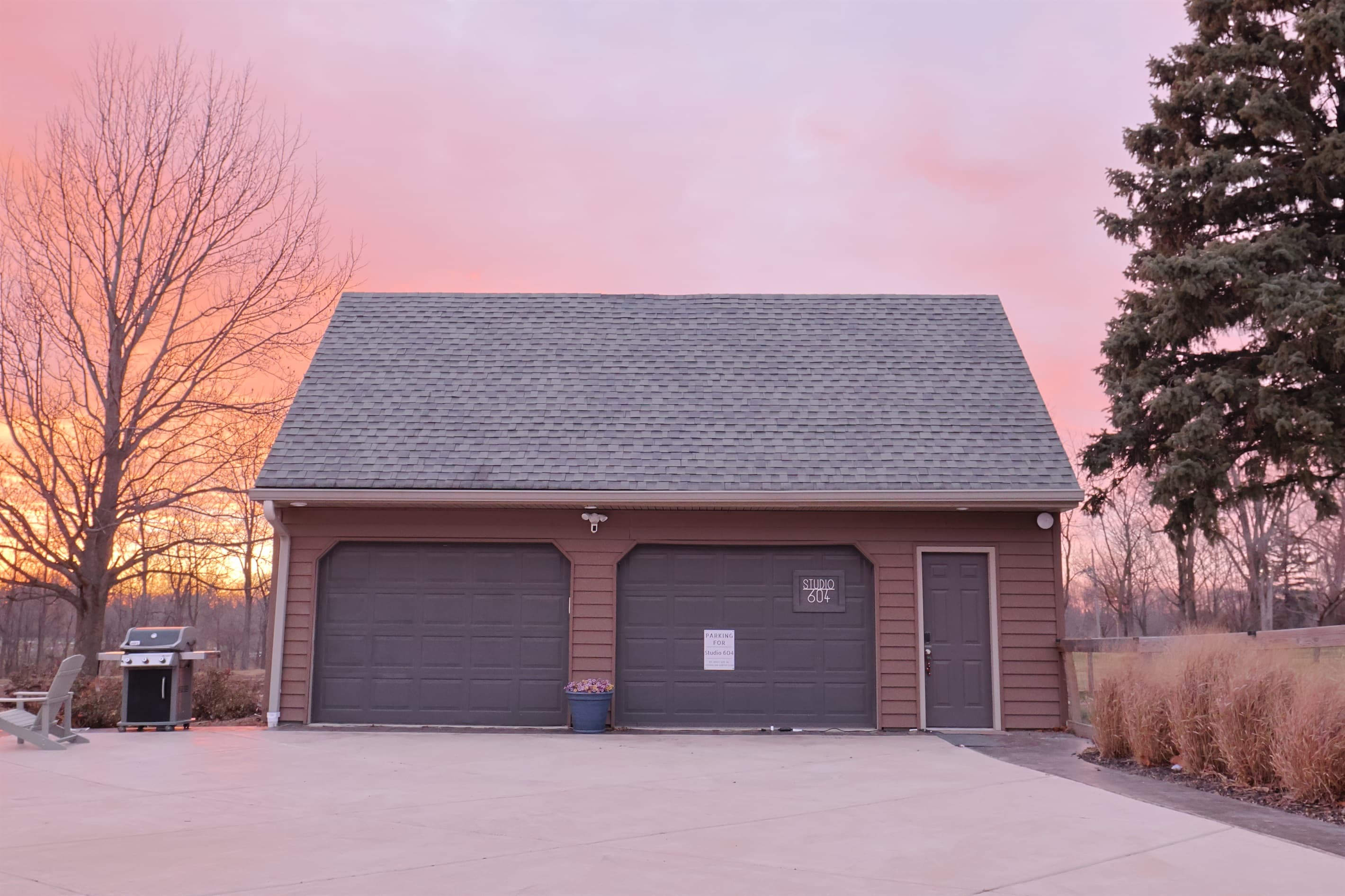 Enjoy a private space with its own entrance separate from the main house.