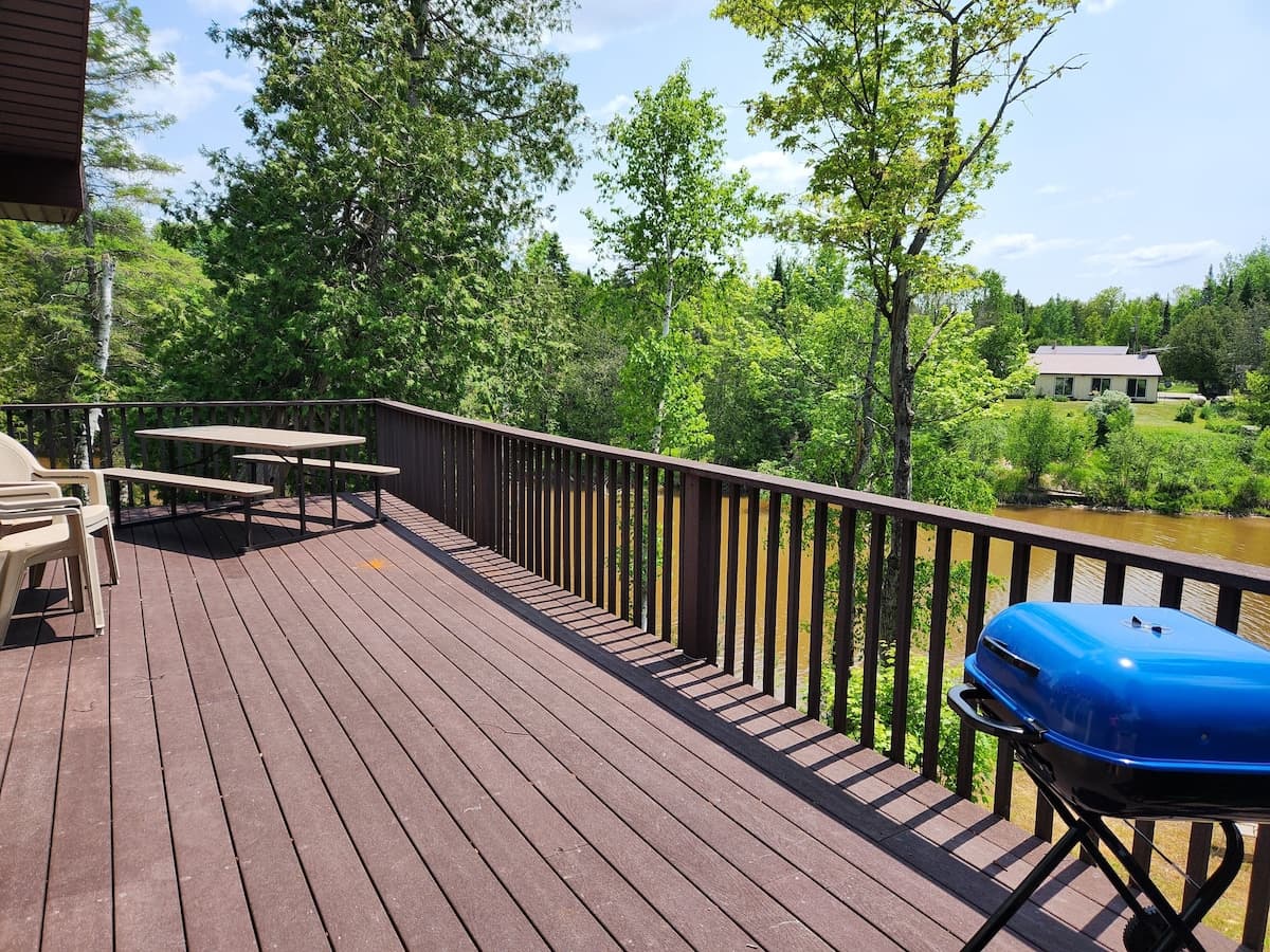 Upper deck grill and picnic table
