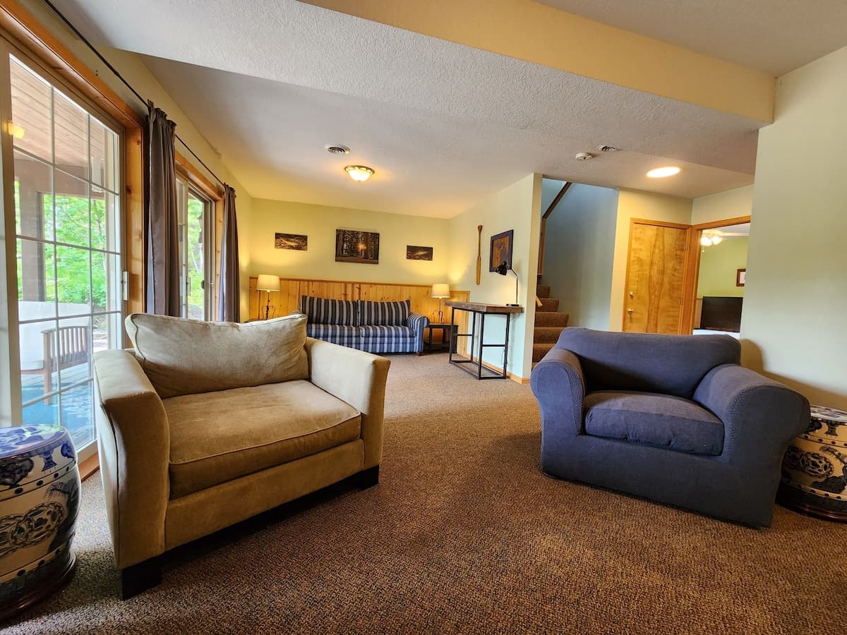 Lower level sitting area