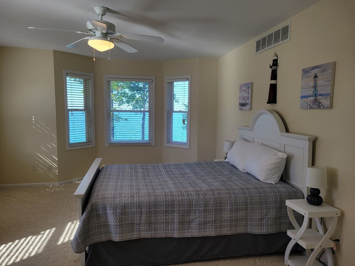 Second floor queen suite