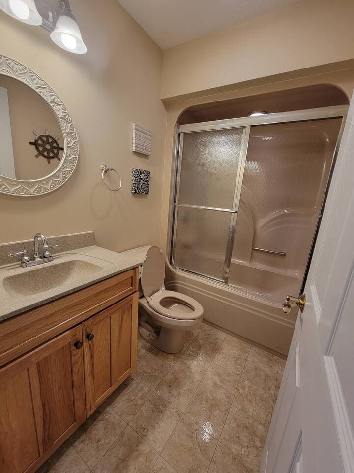 Full shared bathroom for kids bunk rooms