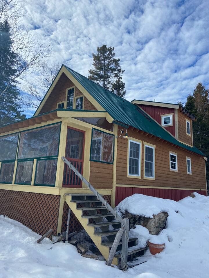 3 season room for lakeside viewing