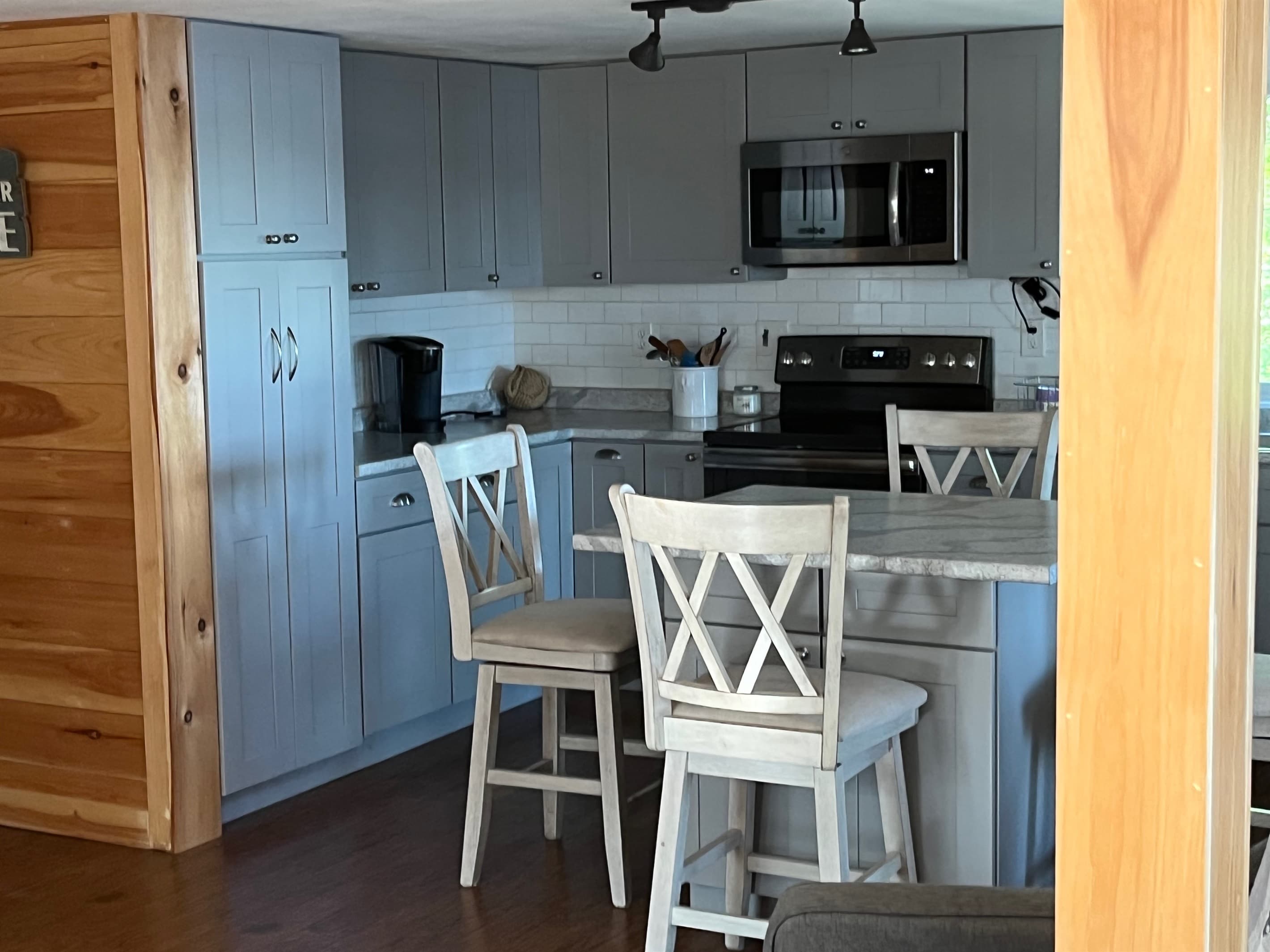 Eat in Kitchen isalnd or dining area.
