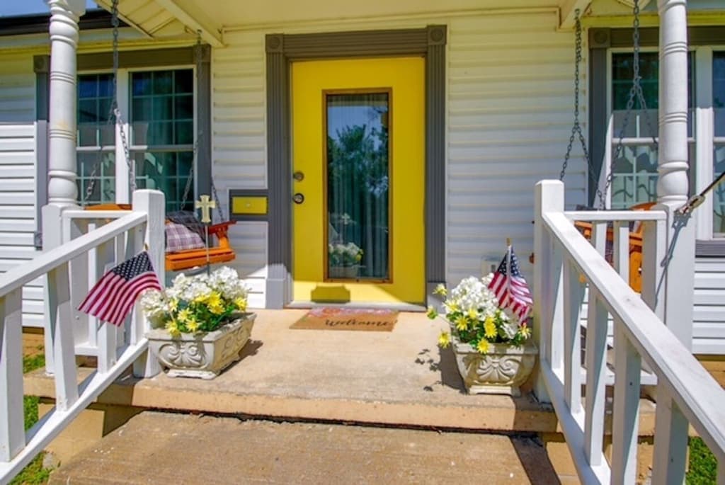 Just steps from everything on Brighton's town square — country charm with Memphis only about an hour away.