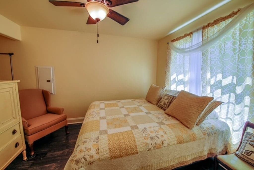 The second bedroom is peaceful and relaxing, with a comfortable double bed — great for another couple or the kids.