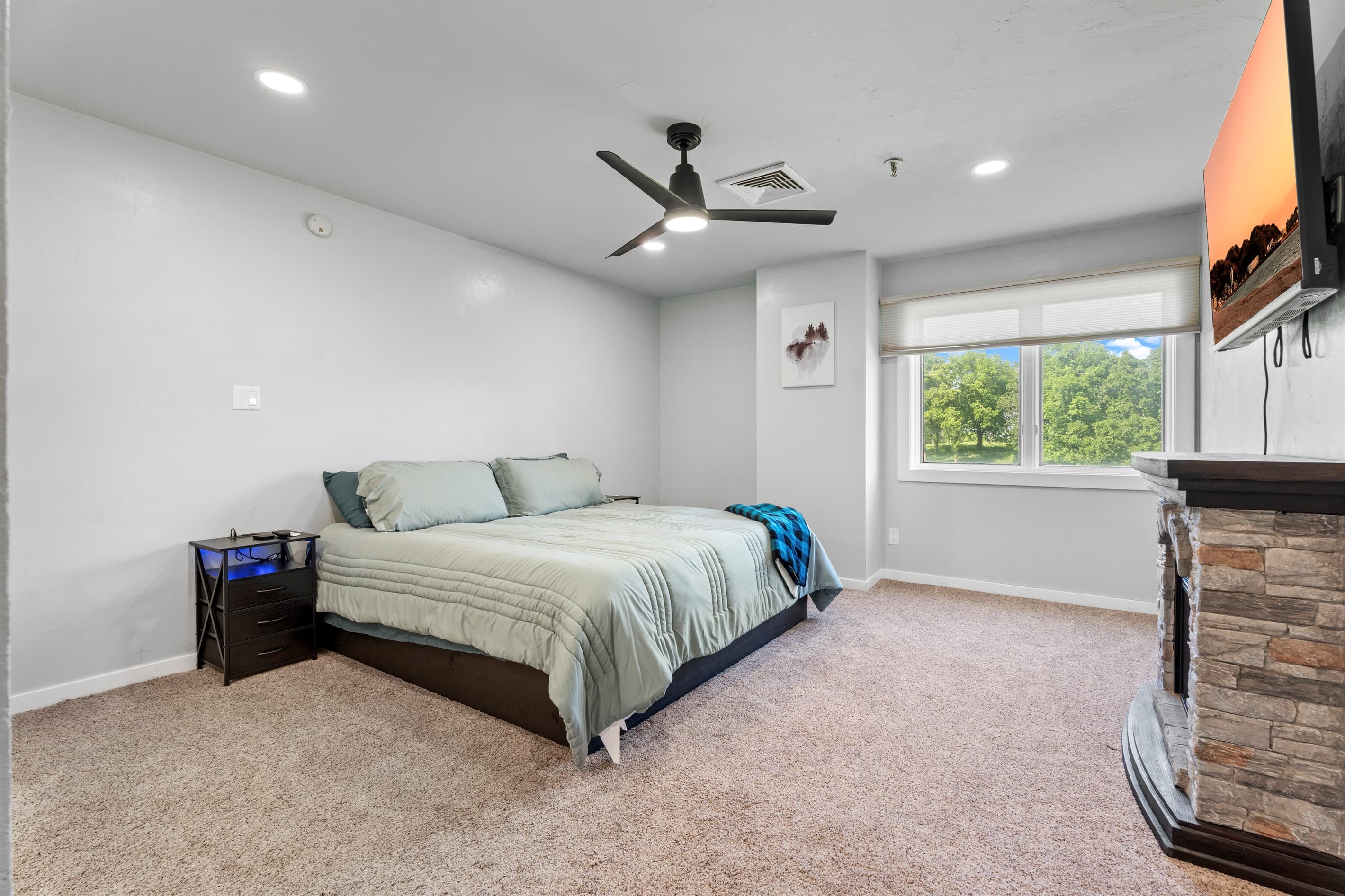 king bed