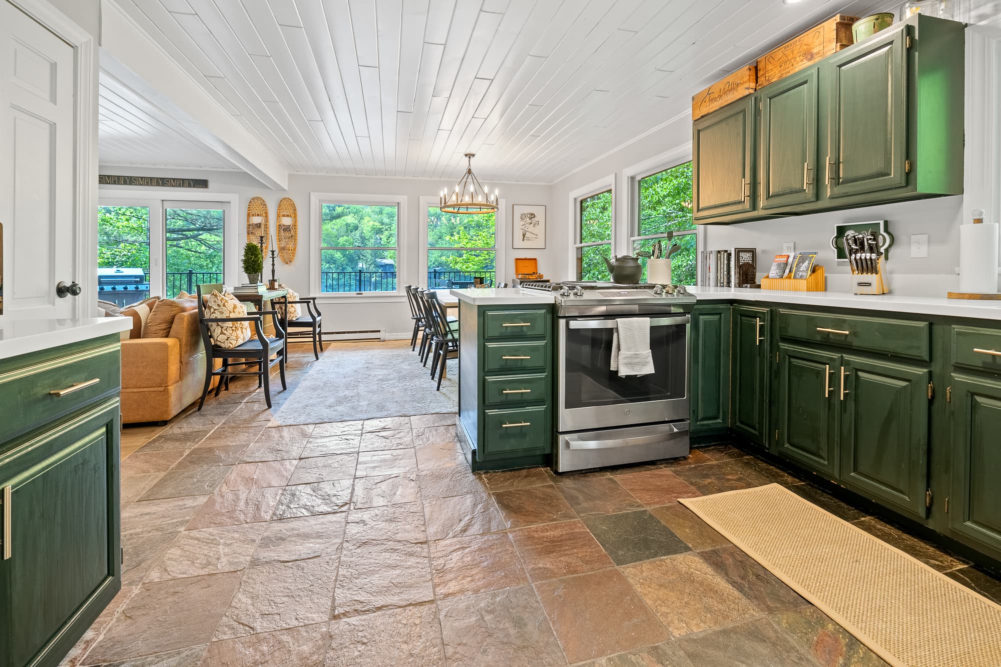 Airy full kitchen ready for shared cooking moments